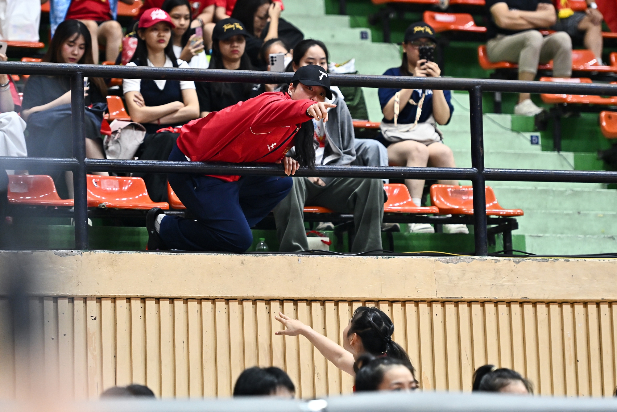 Chị em Thảo Vy, Thảo My b&oacute;ng rổ đ&aacute;ng y&ecirc;u thế n&agrave;y bảo sao m&agrave; hot rần rần- Ảnh 2.