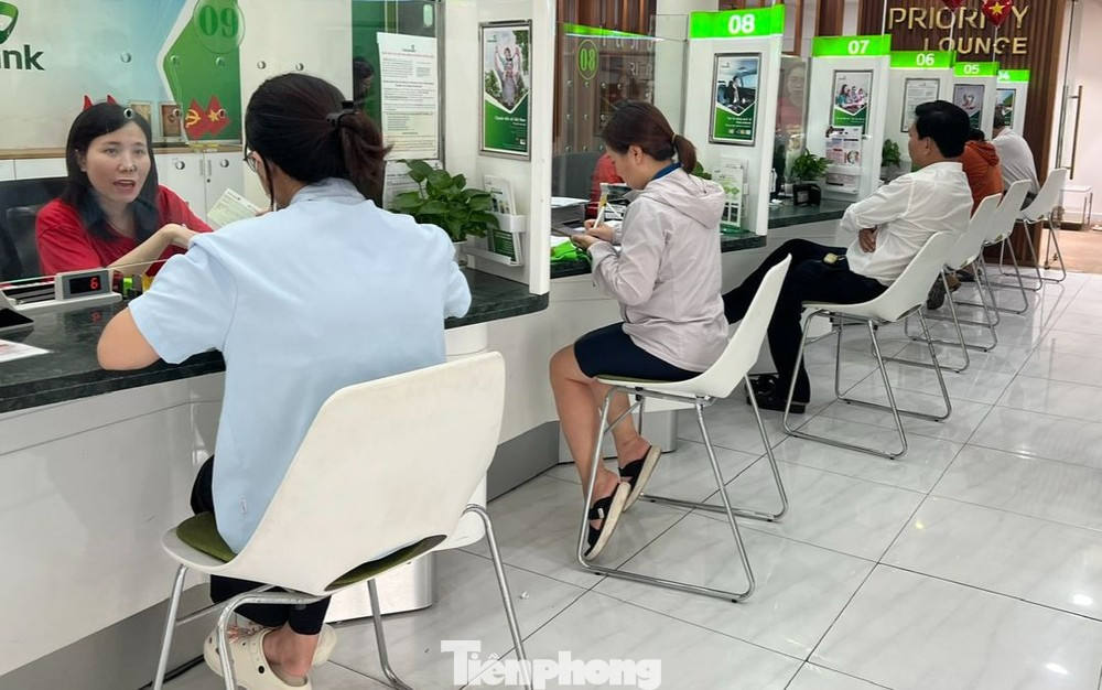 L&yacute; do người d&acirc;n ồ ạt gửi tiền ng&acirc;n h&agrave;ng- Ảnh 2.
