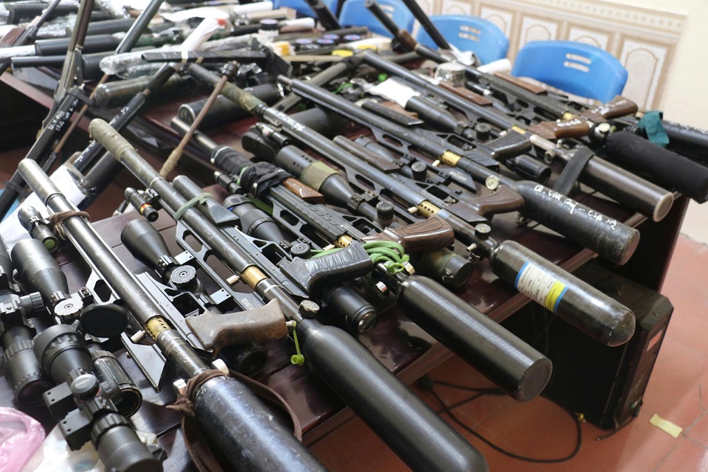 Kh&aacute;m x&eacute;t khẩn cấp tại nhiều tỉnh, th&agrave;nh, bắt Sầm Thị Thơm v&agrave; 41 người kh&aacute;c trong chuy&ecirc;n &aacute;n đặc biệt lớn- Ảnh 6.