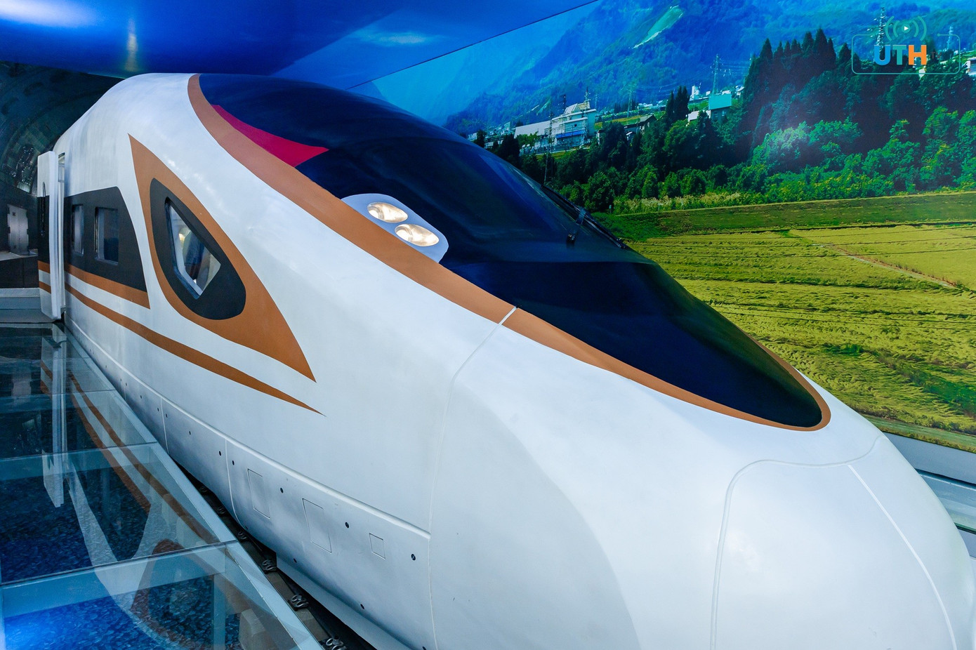 Trường ĐH đầu ti&ecirc;n đưa ph&ograve;ng m&ocirc; phỏng đường sắt tốc độ cao v&agrave;o đ&agrave;o tạo- Ảnh 3.