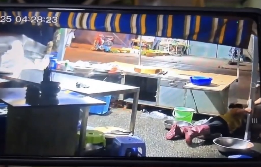 Điều tra vụ người phụ nữ nghi bị điện giật tử vong ở TPHCM- Ảnh 1.