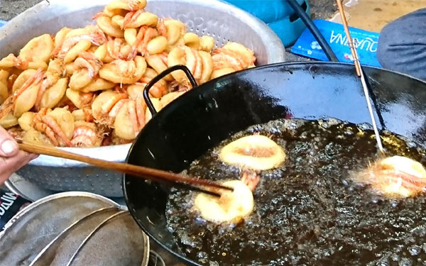 Kh&ocirc;ng phải b&aacute;nh chuối, m&oacute;n ăn từ 30.000 đồng/phần n&agrave;y mới l&agrave; đại diện Việt lọt top ngon nhất ch&acirc;u &Aacute;- Ảnh 2.