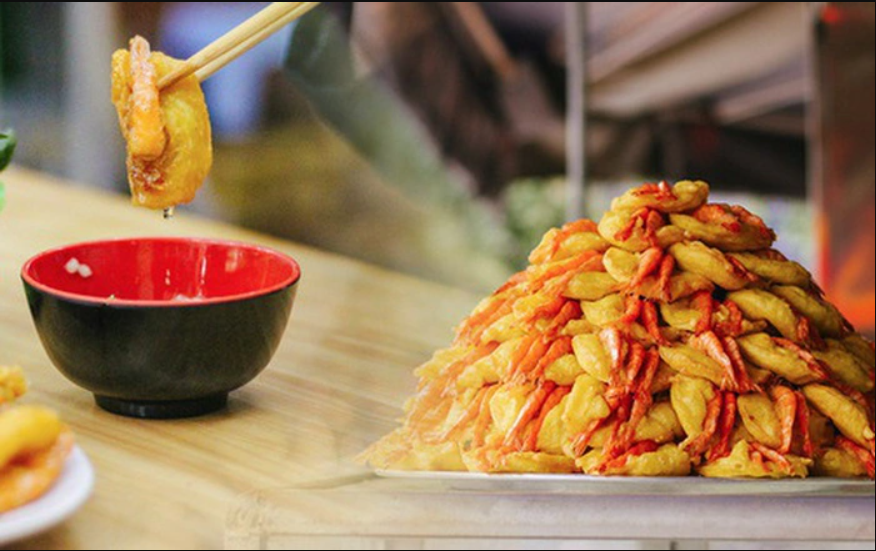 Kh&ocirc;ng phải b&aacute;nh chuối, m&oacute;n ăn từ 30.000 đồng/phần n&agrave;y mới l&agrave; đại diện Việt lọt top ngon nhất ch&acirc;u &Aacute;- Ảnh 1.