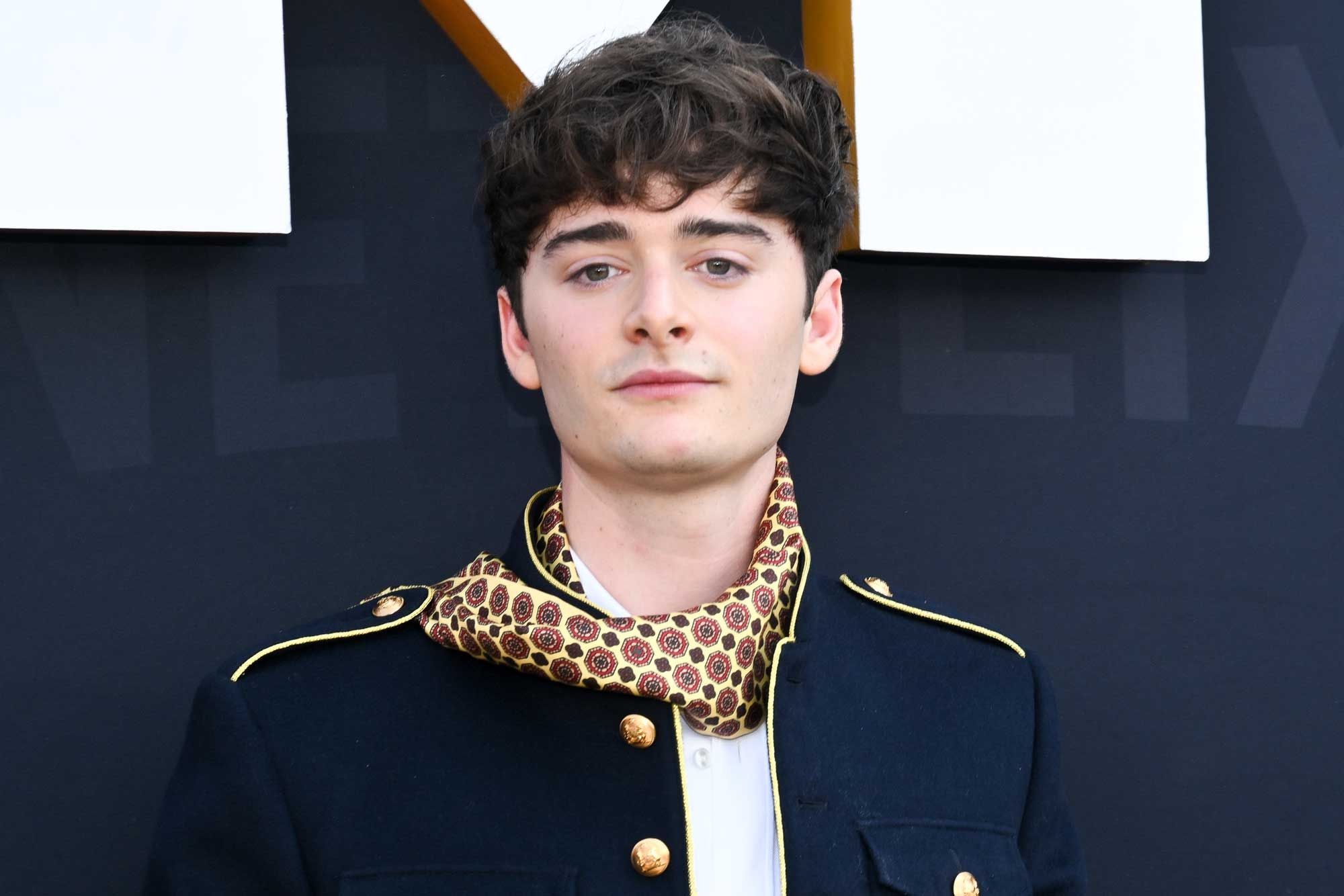 Showbiz l&agrave;m g&igrave; c&oacute; ai h&ecirc;n như mỹ nam n&agrave;y: Đ&oacute;ng 1 phim gi&agrave;u cả đời, 17 tuổi l&agrave;m "tổng t&agrave;i" mới sốc- Ảnh 5.