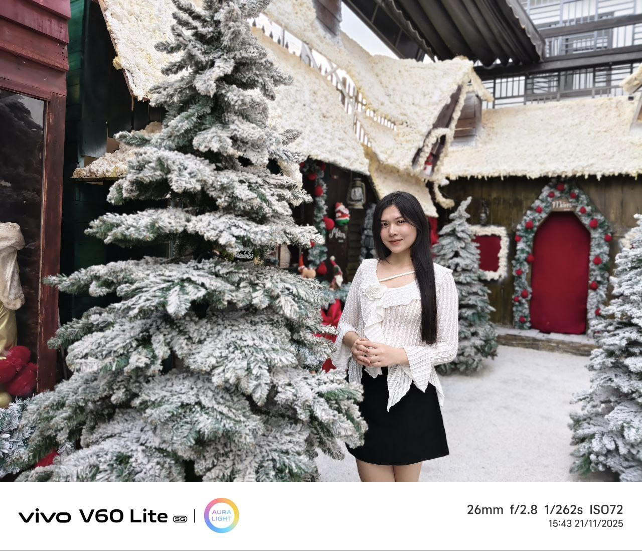 vivo V60 Lite: Ghi trọn kh&ocirc;ng kh&iacute; Gi&aacute;ng sinh qua từng khung h&igrave;nh- Ảnh 5.