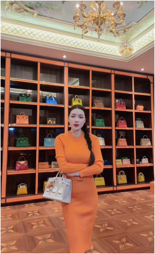 Bức ảnh "chấn động" trong nh&agrave; Ng&acirc;n Collagen những ng&agrave;y cuối năm- Ảnh 2.