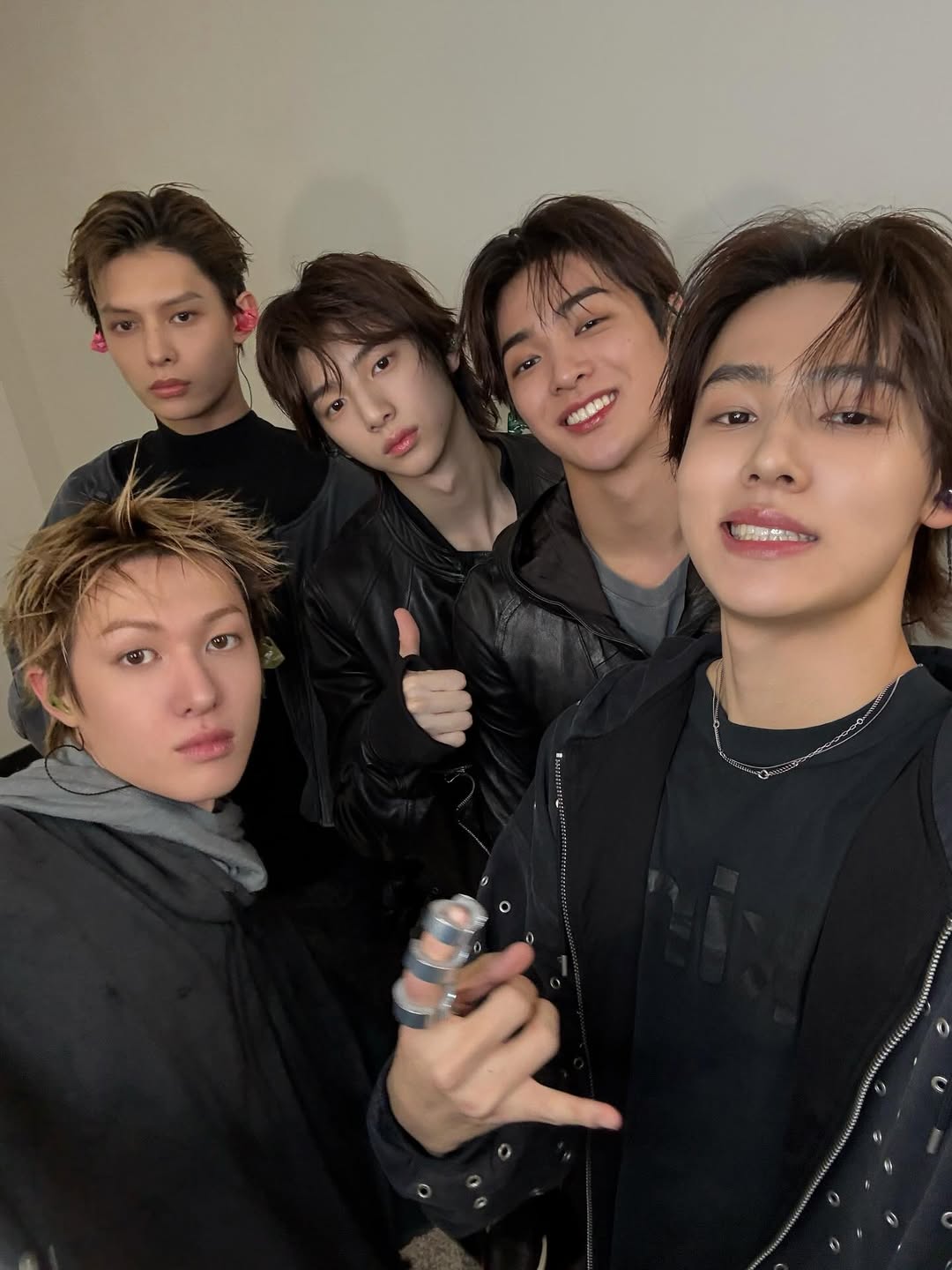 CORTIS: Hội "trẻ tr&acirc;u" đang định nghĩa lại thời trang của c&aacute;c "boy phố"- Ảnh 2.