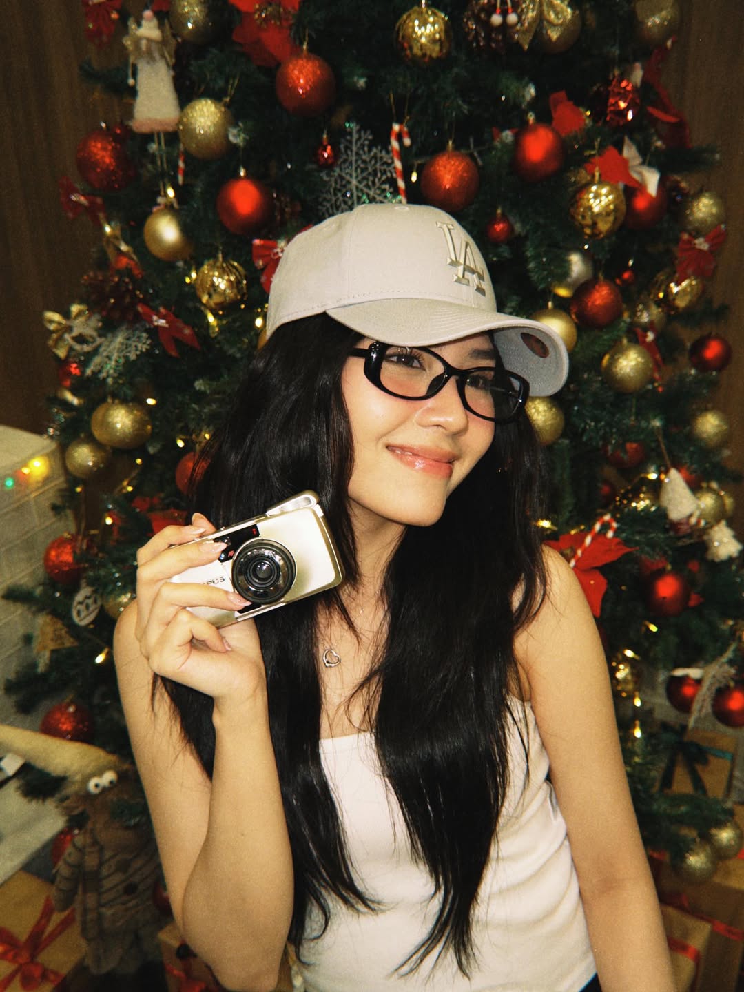 "D&aacute;ng xinh" tr&agrave;n ngập newsfeed ng&agrave;y Gi&aacute;ng sinh: Nhan sắc ai cũng vu&yacute;p vậy trời!- Ảnh 3.