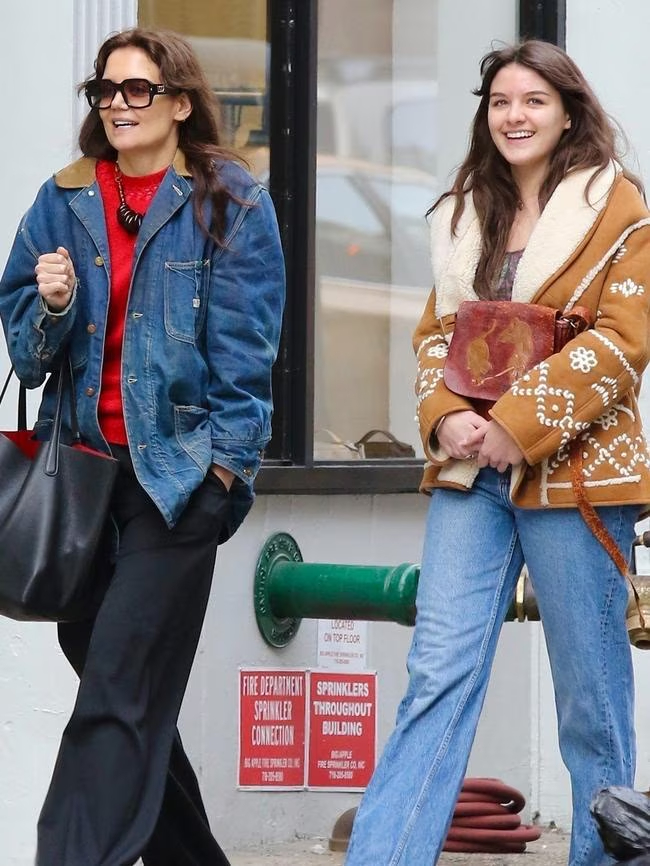 Nhan sắc Suri Cruise tuổi 19 g&acirc;y hoang mang- Ảnh 3.