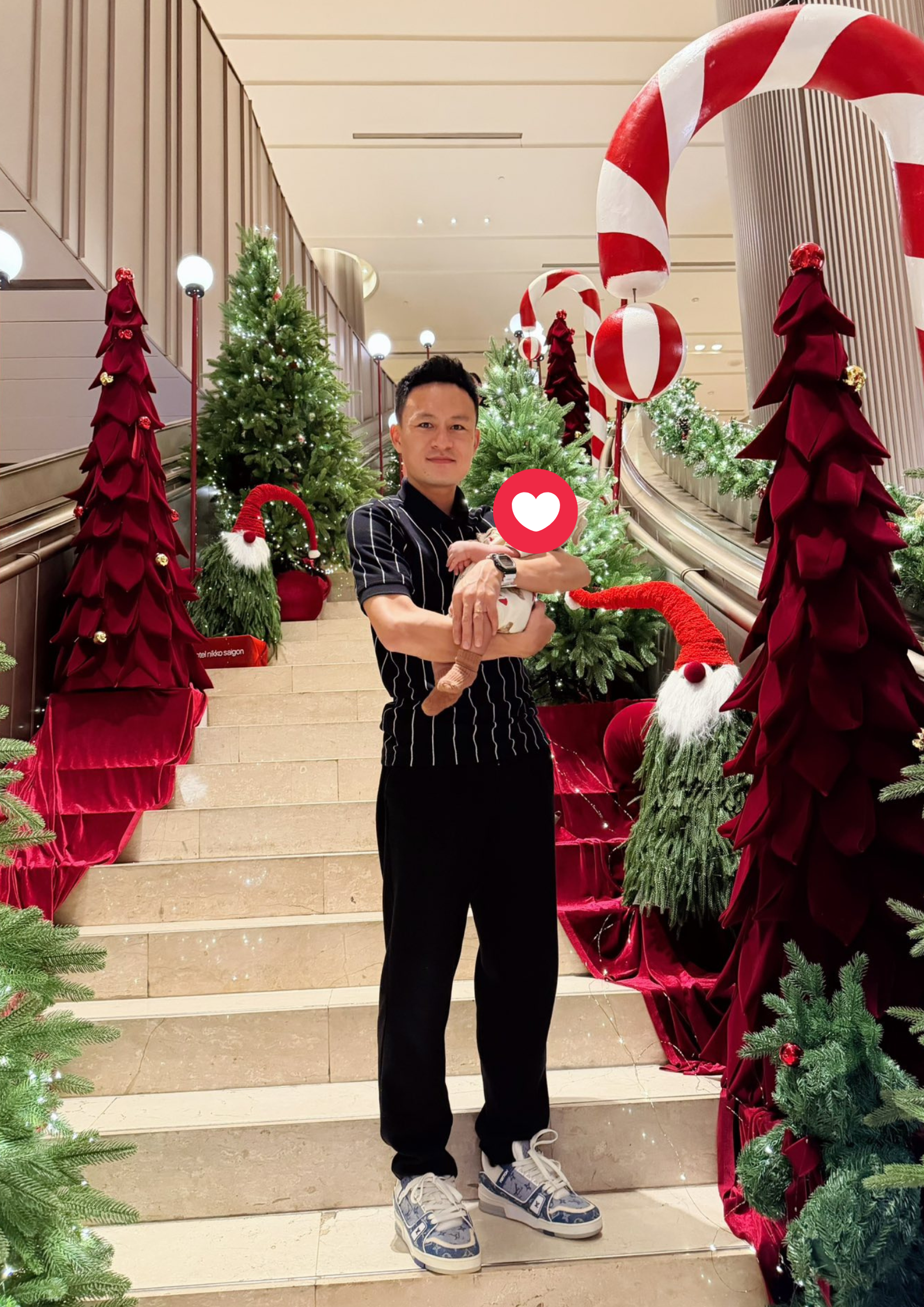 Bộ ảnh gi&aacute;ng sinh đẹp lung linh nh&agrave; Quế Ngọc Hải, ngắm biệt thự lộng lẫy nh&agrave; Th&agrave;nh Chung mới cho&aacute;ng- Ảnh 8.