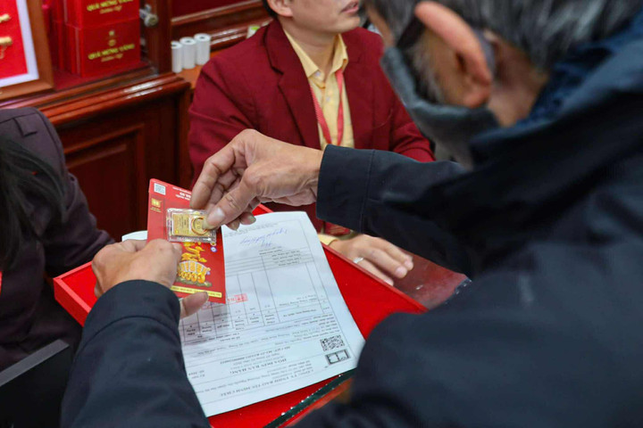 Gi&aacute; v&agrave;ng h&ocirc;m nay 25/12: Tiếp tục tăng, lập đỉnh mới- Ảnh 1.