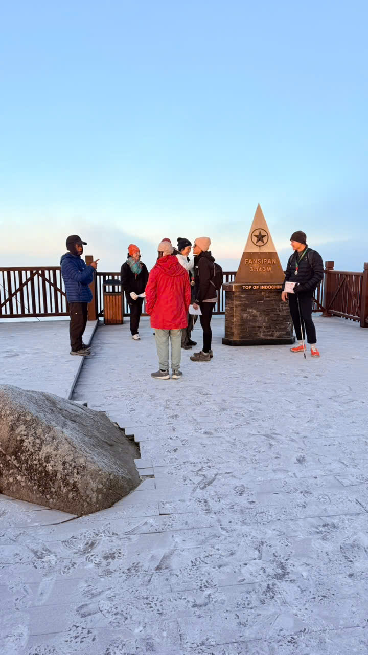 Một nơi tại Việt Nam nhiệt độ xuống 1 độ C, băng tuyết phủ trắng x&oacute;a- Ảnh 3.