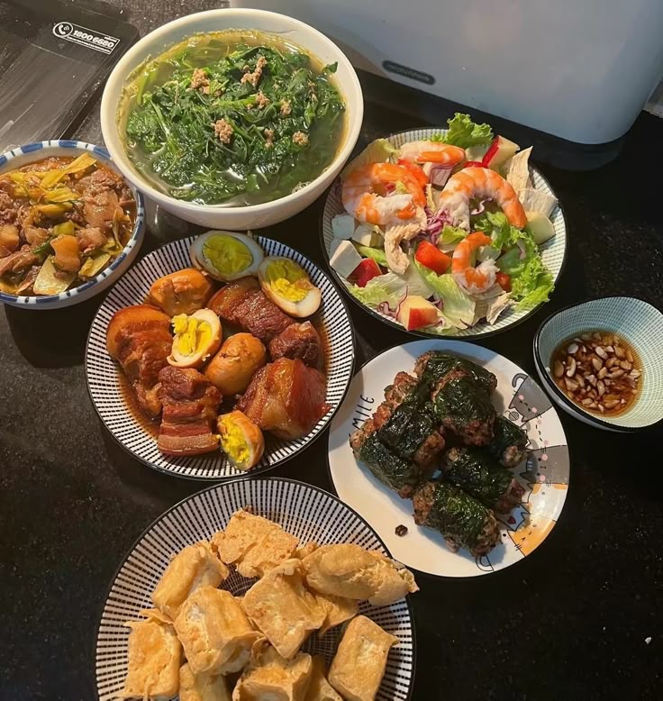 M&acirc;m cơm tưởng v&ocirc; hại nhưng lại đang &acirc;m thầm r&uacute;t vận của cả nh&agrave;- Ảnh 1.