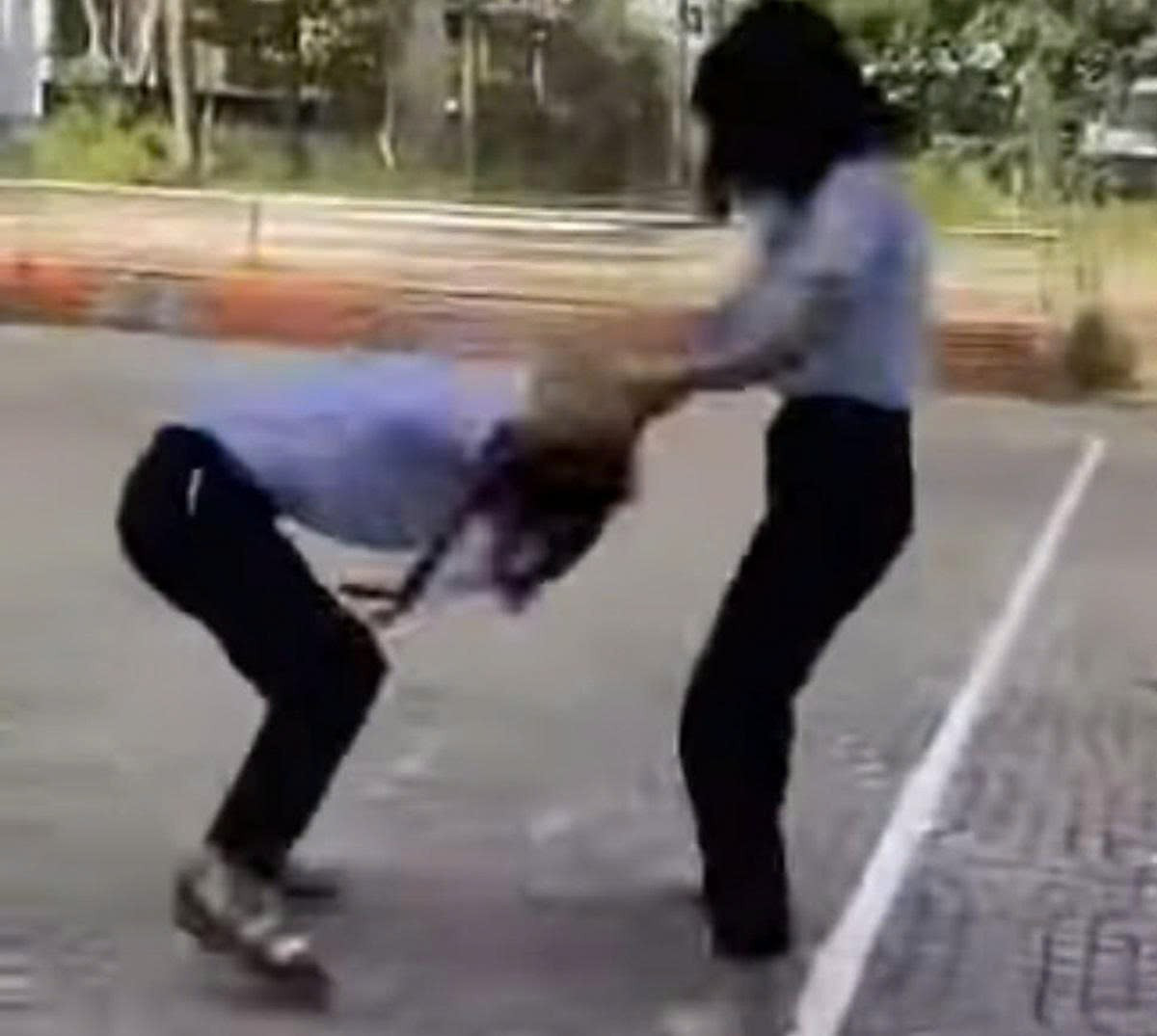 TPHCM: Nữ sinh lớp 6 bị đ&agrave;n chị c&ugrave;ng trường đ&aacute;nh đập t&agrave;n nhẫn- Ảnh 2.