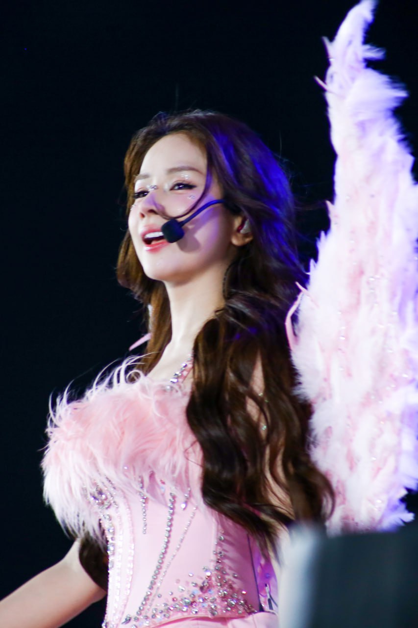 M&agrave;n tr&igrave;nh diễn g&acirc;y sốc của nữ DJ đẹp nhất Vbiz, visual như ti&ecirc;n nga gi&aacute;ng trần c&agrave;ng nh&igrave;n c&agrave;ng m&ecirc;- Ảnh 9.