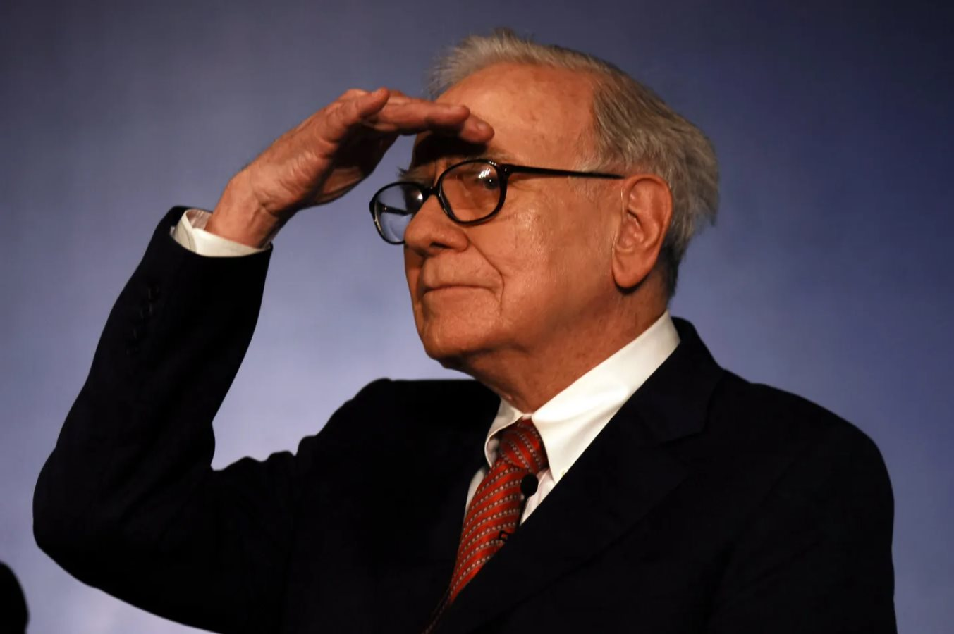 &lsquo;H&atilde;y t&igrave;m bạn đời kỳ vọng thấp&rsquo;: Warren Buffett ph&aacute; vỡ những quan điểm h&ocirc;n nh&acirc;n tr&ecirc;n TikTok, thể hiện nghệ thuật về quản trị hạnh ph&uacute;c v&agrave; đầu tư- Ảnh 3.