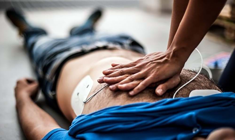 60% người trẻ ĐỘT TỬ kh&ocirc;ng kịp tới bệnh viện: Cơ thể đ&atilde; &ldquo;b&aacute;o động&rdquo; từ trước, nhưng thường bị bỏ qua- Ảnh 2.