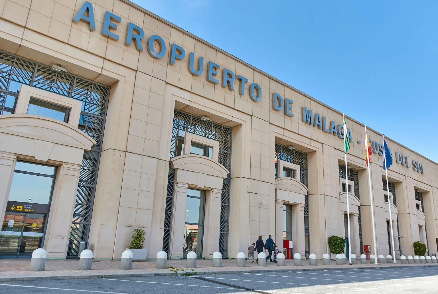 Trải nghiệm lặng người của h&agrave;nh kh&aacute;ch chứng kiến cụ b&agrave; 89 tuổi tr&uacute;t hơi thở cuối c&ugrave;ng tr&ecirc;n m&aacute;y bay- Ảnh 2.