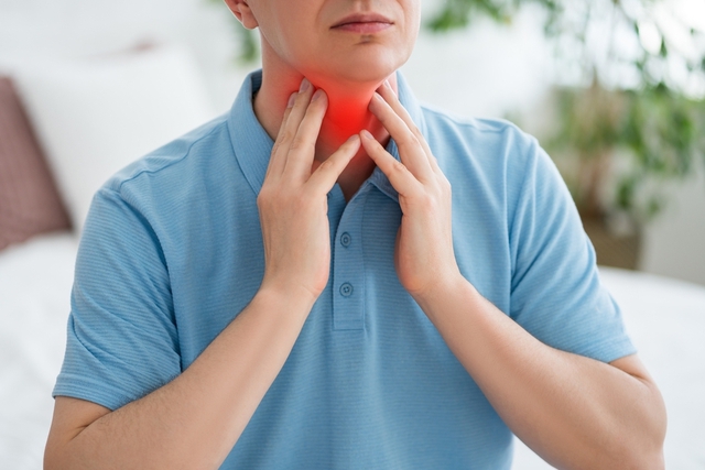 4 bệnh ung thư c&ugrave;ng "xuất hiện" khi bị đau họng, người đ&agrave;n &ocirc;ng kh&ocirc;ng ngờ d&ugrave; chăm tập thể dục nhưng lại l&agrave;m 3 điều n&agrave;y m&agrave; mắc bệnh- Ảnh 2.