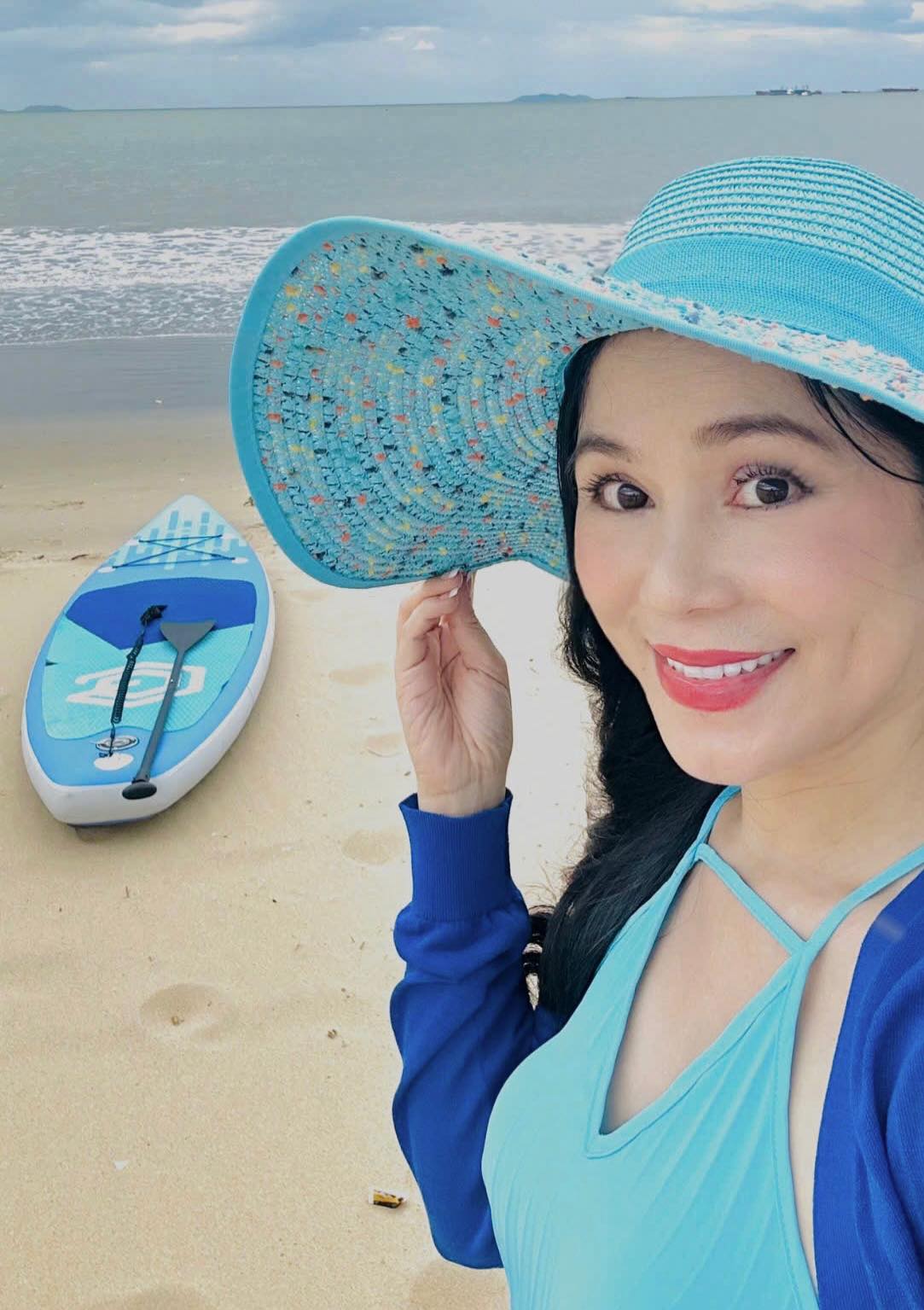 Nhan sắc vợ đại gia đẹp như minh tinh, y&ecirc;u chồng hết mực của nam NSƯT, Ph&oacute; chủ tịch Hội điện ảnh- Ảnh 7.