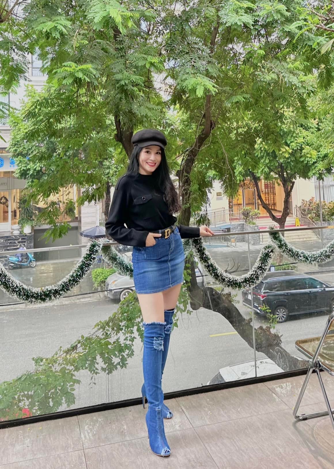 Nhan sắc vợ đại gia đẹp như minh tinh, y&ecirc;u chồng hết mực của nam NSƯT, Ph&oacute; chủ tịch Hội điện ảnh- Ảnh 8.