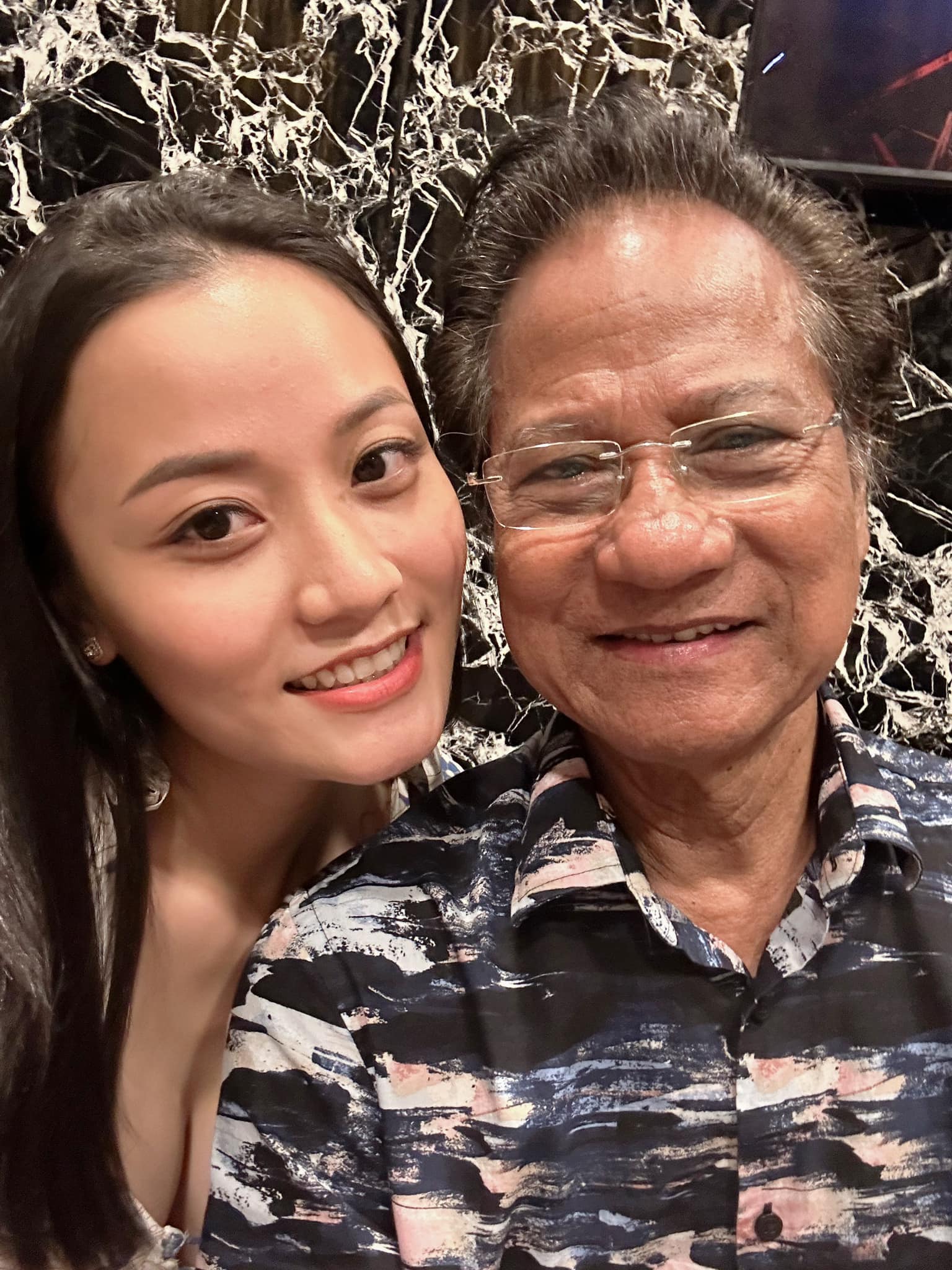 Đ&aacute;m cưới ch&aacute;u nội danh ca Chế Linh: Nhan sắc c&ocirc; d&acirc;u kh&ocirc;ng một điểm trừ, th&acirc;n thế ch&uacute; rể g&acirc;y bất ngờ lớn- Ảnh 6.