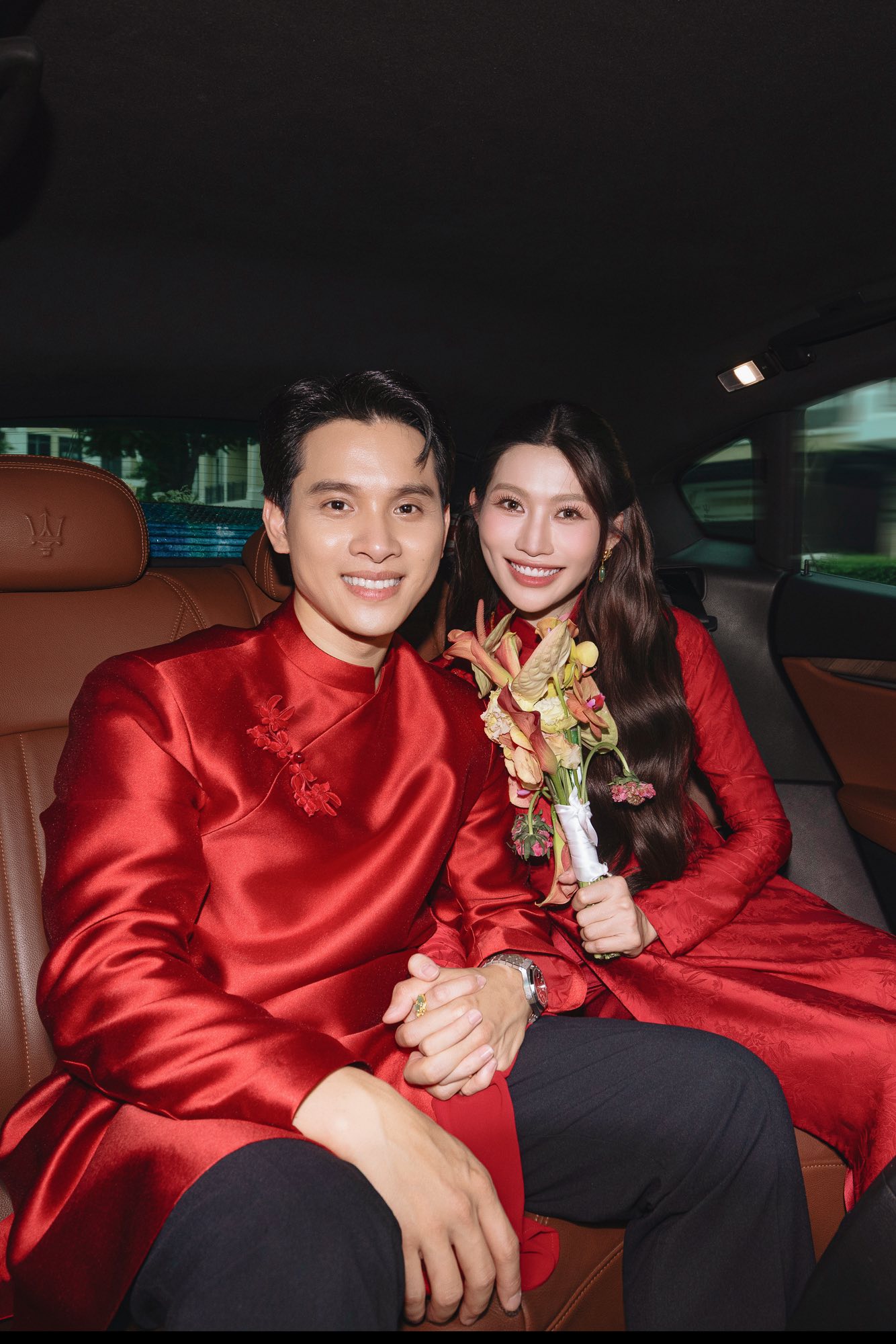 H&agrave;ng chục tỷ đồng được chuyển cho người kh&ocirc;ng quen biết sau 2 đ&aacute;m cưới 