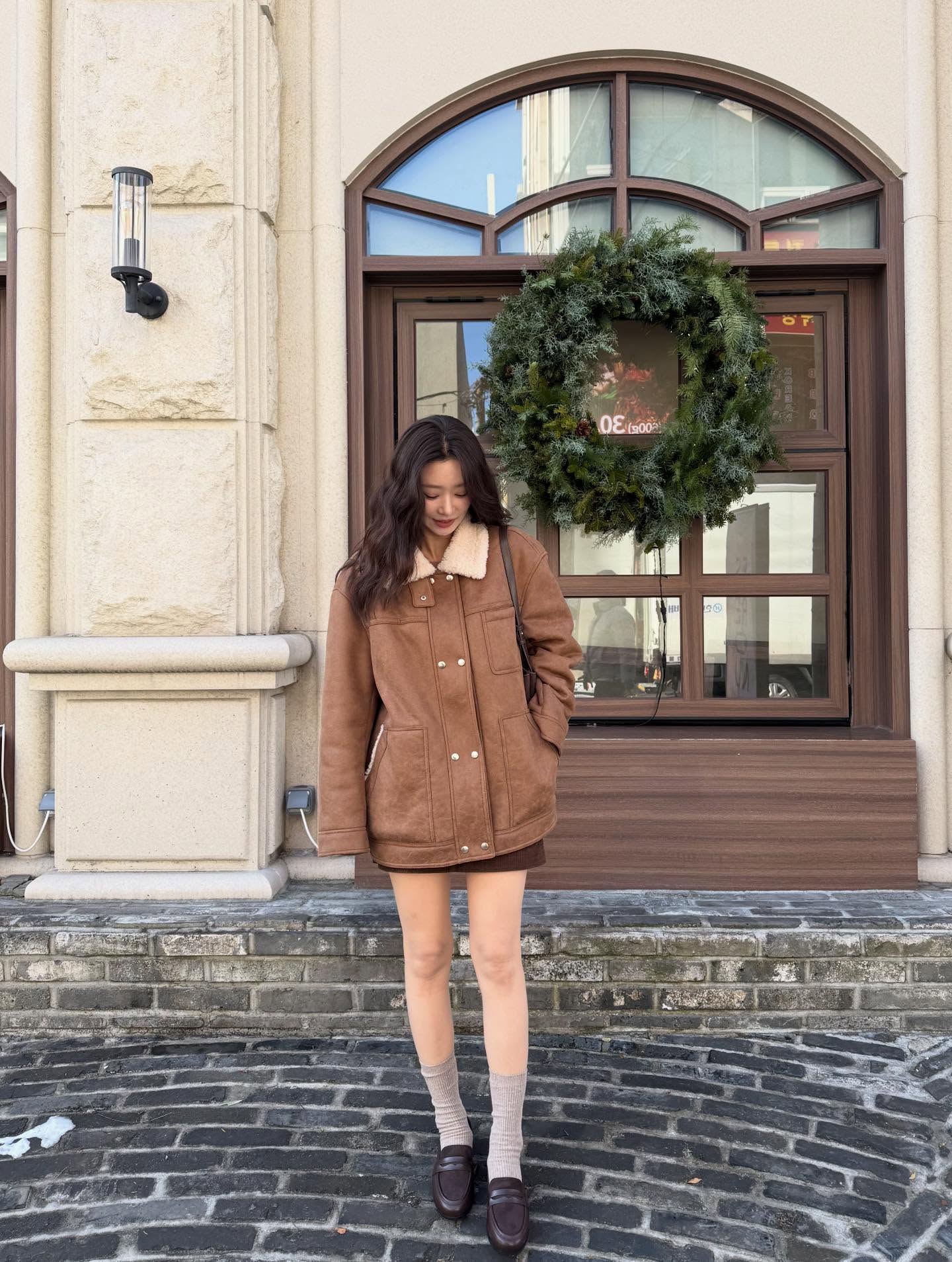 5 kiểu gi&agrave;y t&ocirc;i đảm bảo người theo phong c&aacute;ch tối giản sẽ th&iacute;ch: Trẻ trung v&agrave; c&ograve;n gi&uacute;p cả outfit sang hơn hẳn- Ảnh 3.