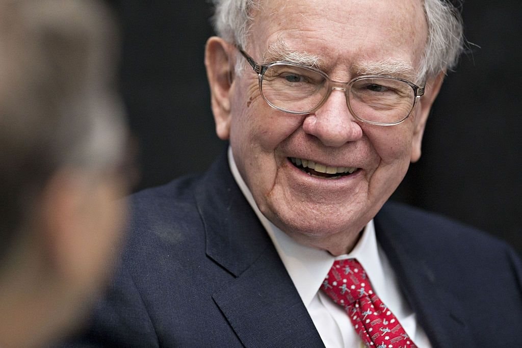 &lsquo;H&atilde;y t&igrave;m bạn đời kỳ vọng thấp&rsquo;: Warren Buffett ph&aacute; vỡ những quan điểm h&ocirc;n nh&acirc;n tr&ecirc;n TikTok, thể hiện nghệ thuật về quản trị hạnh ph&uacute;c v&agrave; đầu tư- Ảnh 2.