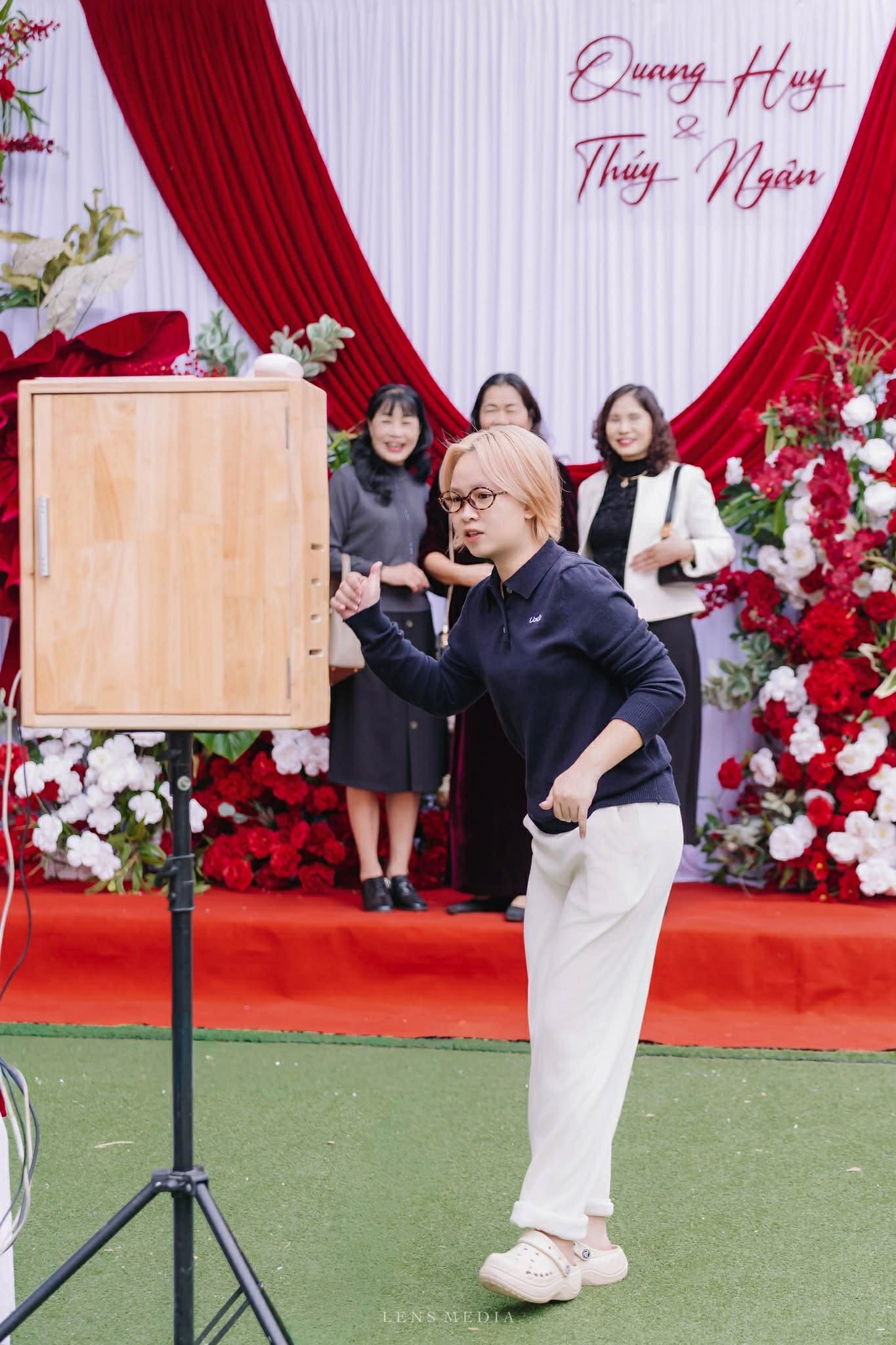 Kiếm 5 -7 triệu mỗi đêm nhờ cho thuê máy photobooth lưu động trong đám cưới, tiệc cuối năm- Ảnh 5. Kiếm 5 -7 triệu mỗi đêm nhờ cho thuê máy photobooth lưu động trong đám cưới, tiệc cuối năm- Ảnh 5.