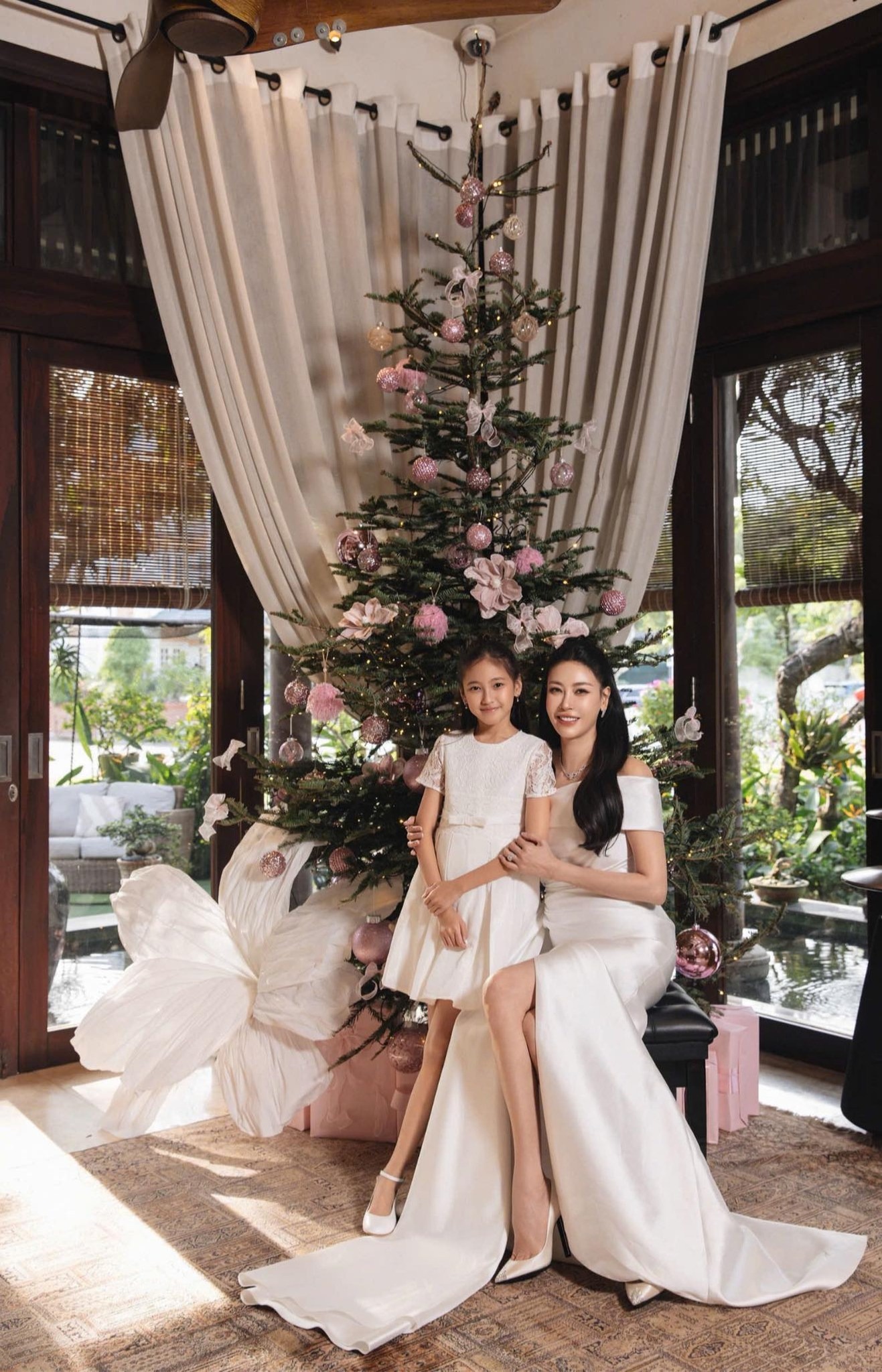 Hoa hậu Việt ở biệt thự 400 tỷ, sở hữu cả penthouse d&aacute;t v&agrave;ng- Ảnh 3.