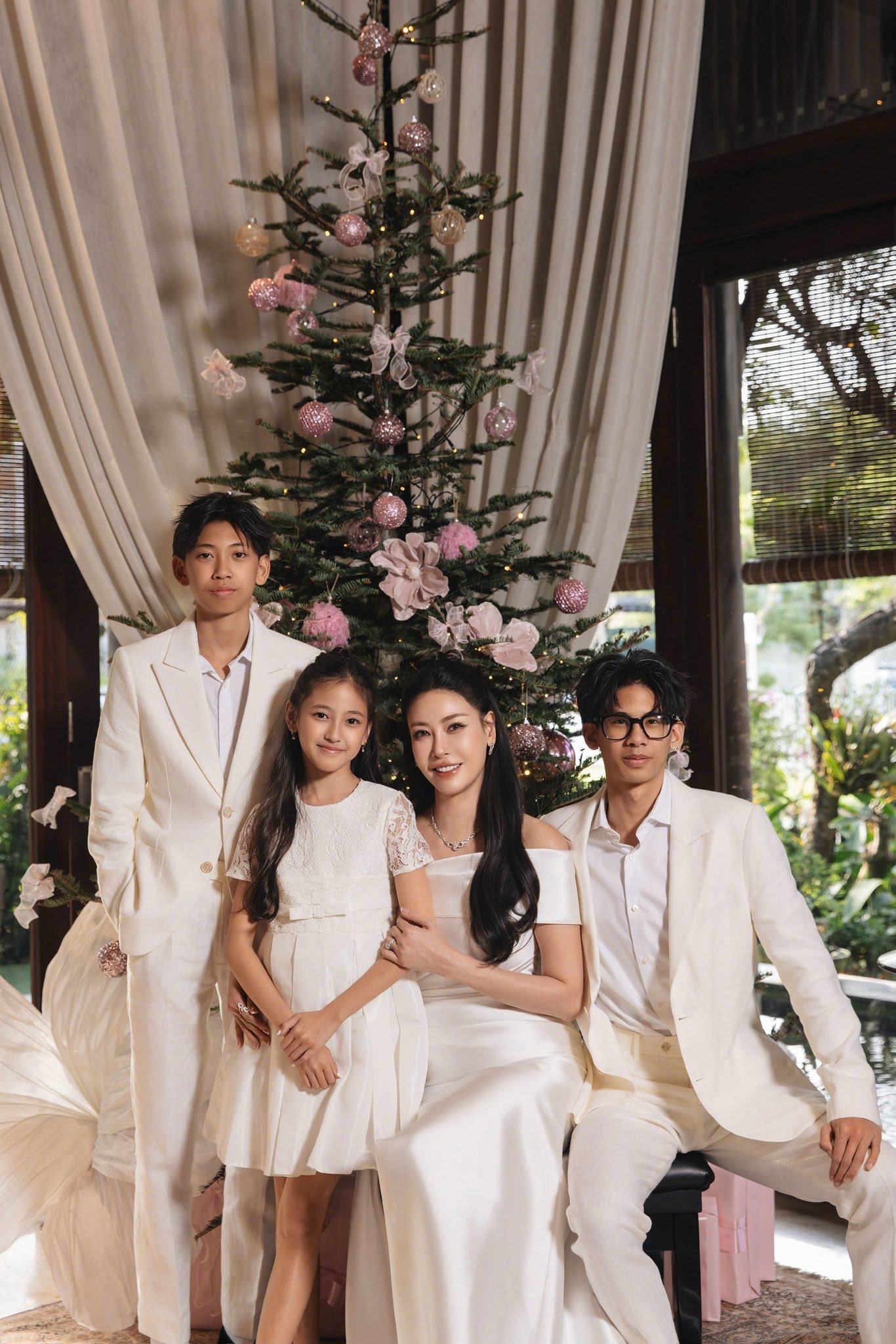 Hoa hậu Việt ở biệt thự 400 tỷ, sở hữu cả penthouse d&aacute;t v&agrave;ng- Ảnh 4.