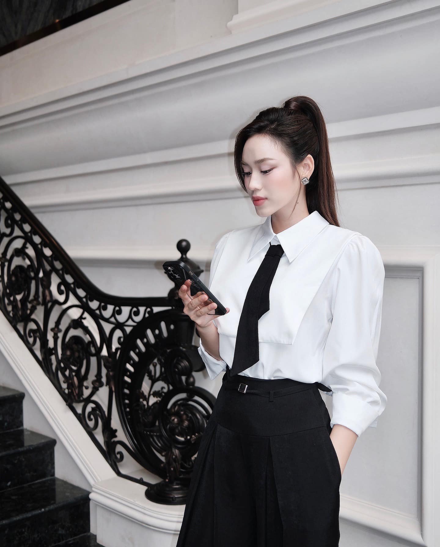 Quyết định quan trọng của Đỗ H&agrave; sau 2 th&aacute;ng kết h&ocirc;n với thiếu gia tập đo&agrave;n Sơn Hải- Ảnh 1.