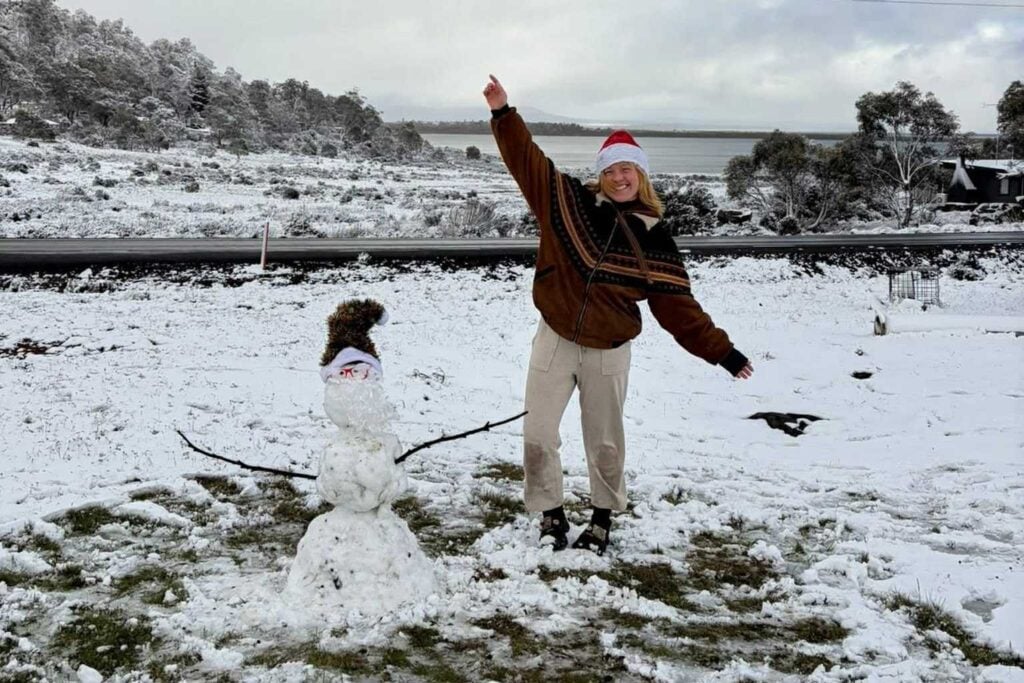 Nơi vừa c&oacute; tuyết rơi hiếm c&oacute; sau gần 20 năm!- Ảnh 8.