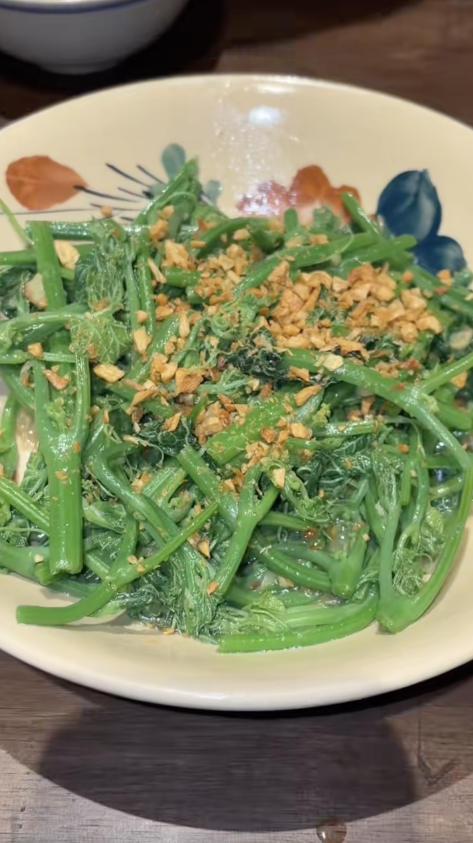 Bữa cơm nh&agrave; gi&aacute; 1,8 triệu khiến 4 vị kh&aacute;ch T&acirc;y ngỡ ng&agrave;ng khi du lịch H&agrave; Nội- Ảnh 4.