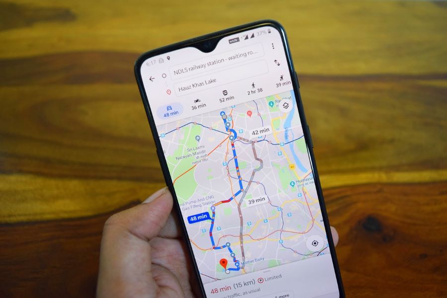 Mẹo d&ugrave;ng Google Maps bằng một ng&oacute;n tay cực tiện lợi m&agrave; người d&ugrave;ng l&acirc;u năm chưa chắc đ&atilde; biết- Ảnh 1.