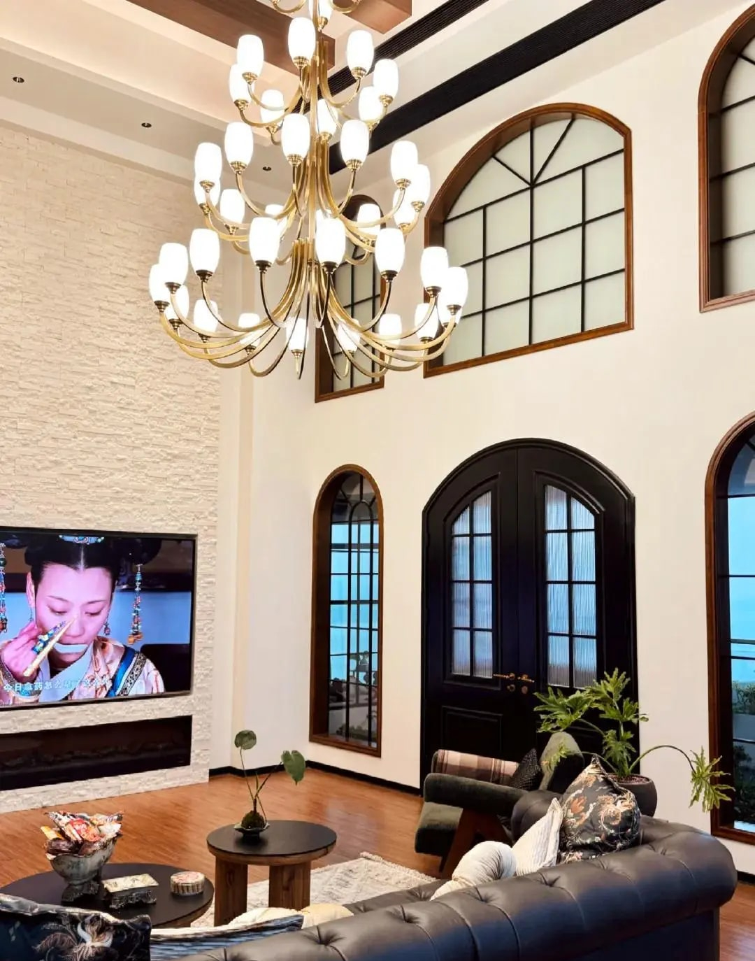 Nữ nghệ sĩ 40 tuổi kh&ocirc;ng kết h&ocirc;n, bỏ 12 tỷ x&acirc;y 