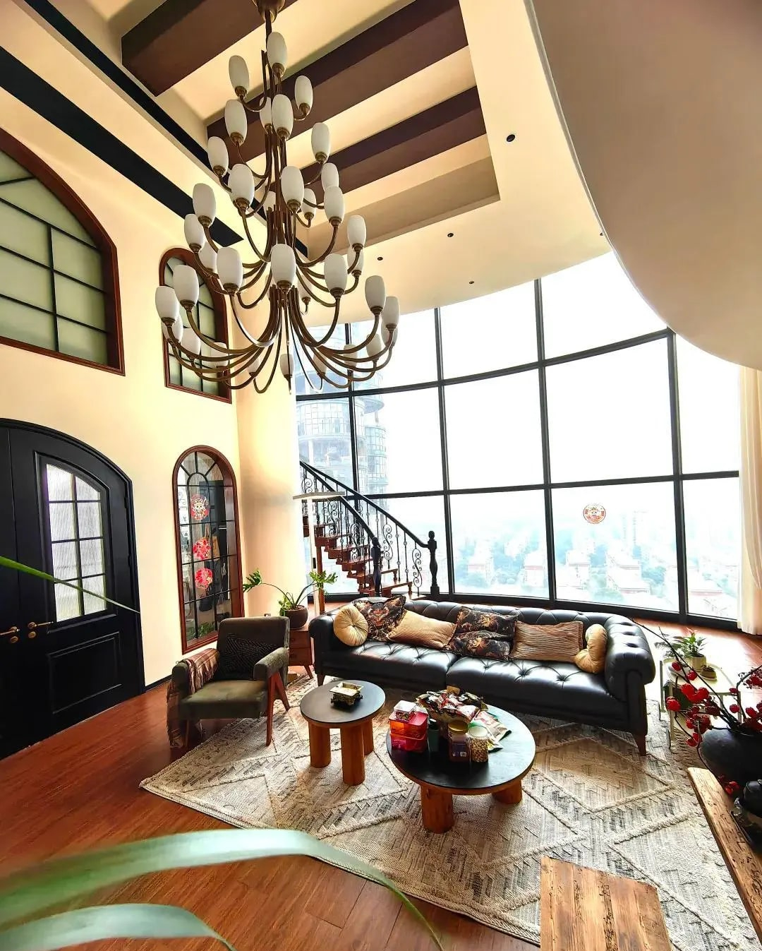 Nữ nghệ sĩ 40 tuổi kh&ocirc;ng kết h&ocirc;n, bỏ 12 tỷ x&acirc;y 