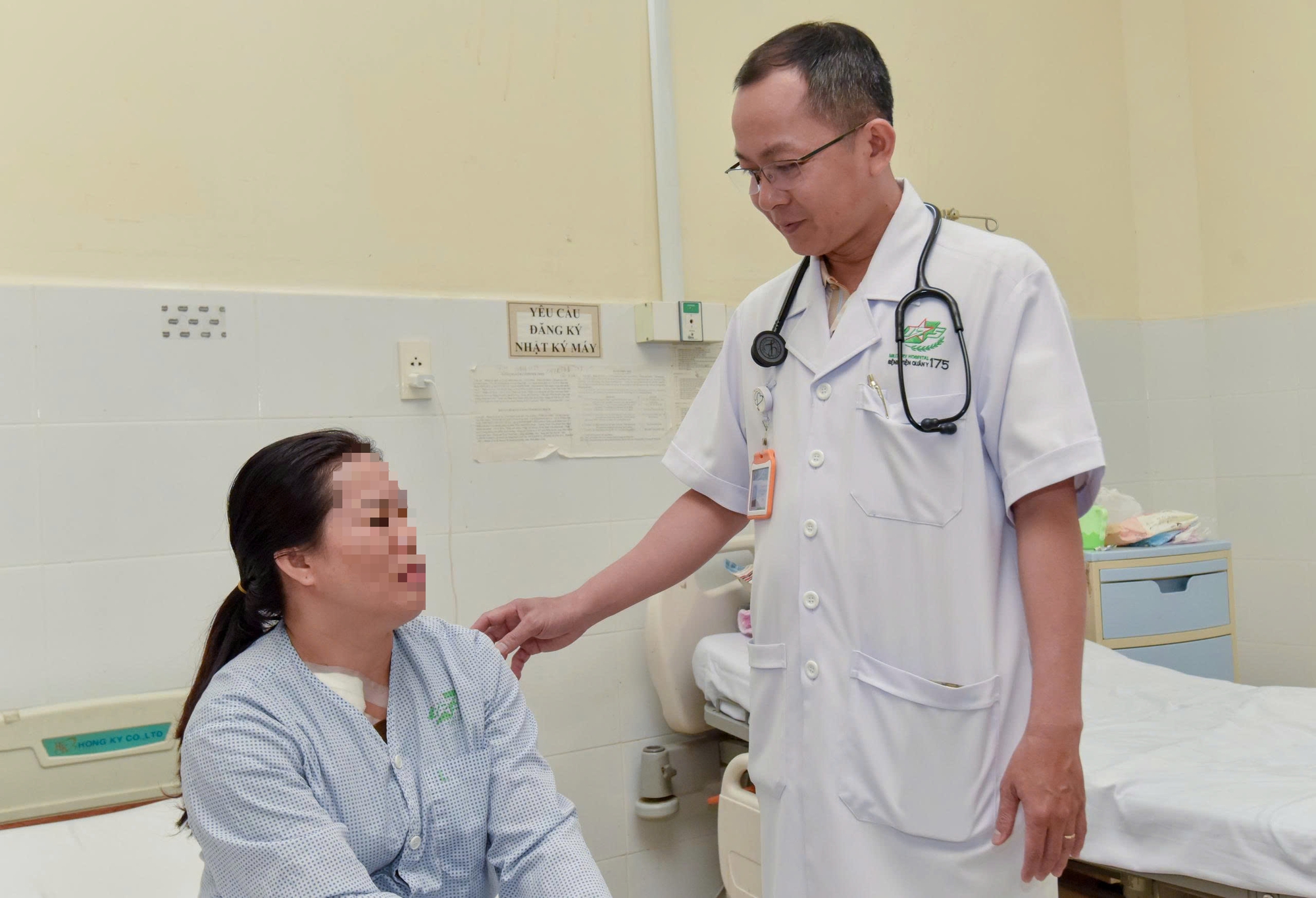 Ống th&ocirc;ng truyền h&oacute;a chất bị bỏ qu&ecirc;n suốt 3 năm, đứt tr&ocirc;i v&agrave;o tim người phụ nữ- Ảnh 6.