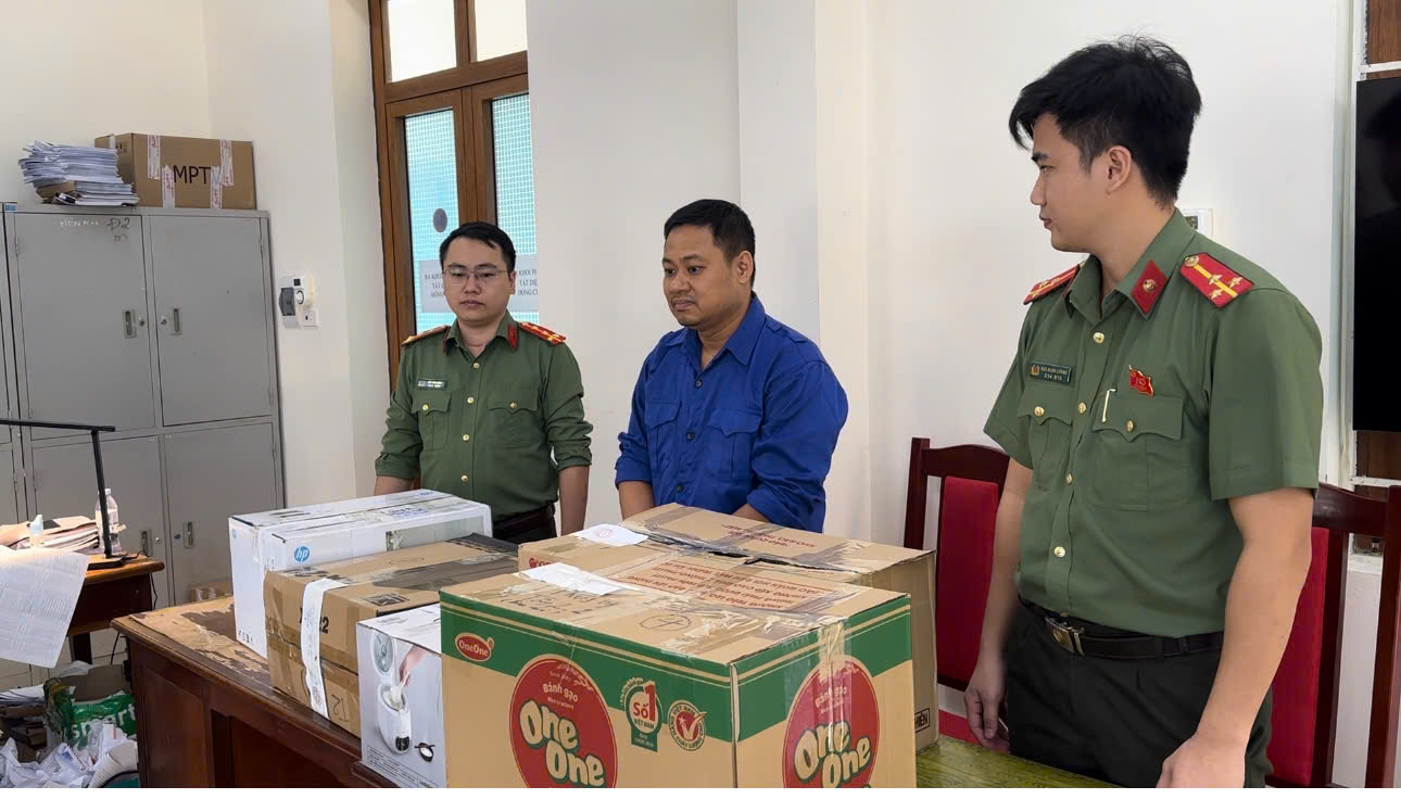 Kh&aacute;m x&eacute;t khẩn cấp nơi ở, khởi tố Đỗ Thị Thu Hường sinh năm 1993 trong chuy&ecirc;n &aacute;n li&ecirc;n tỉnh lớn- Ảnh 3.