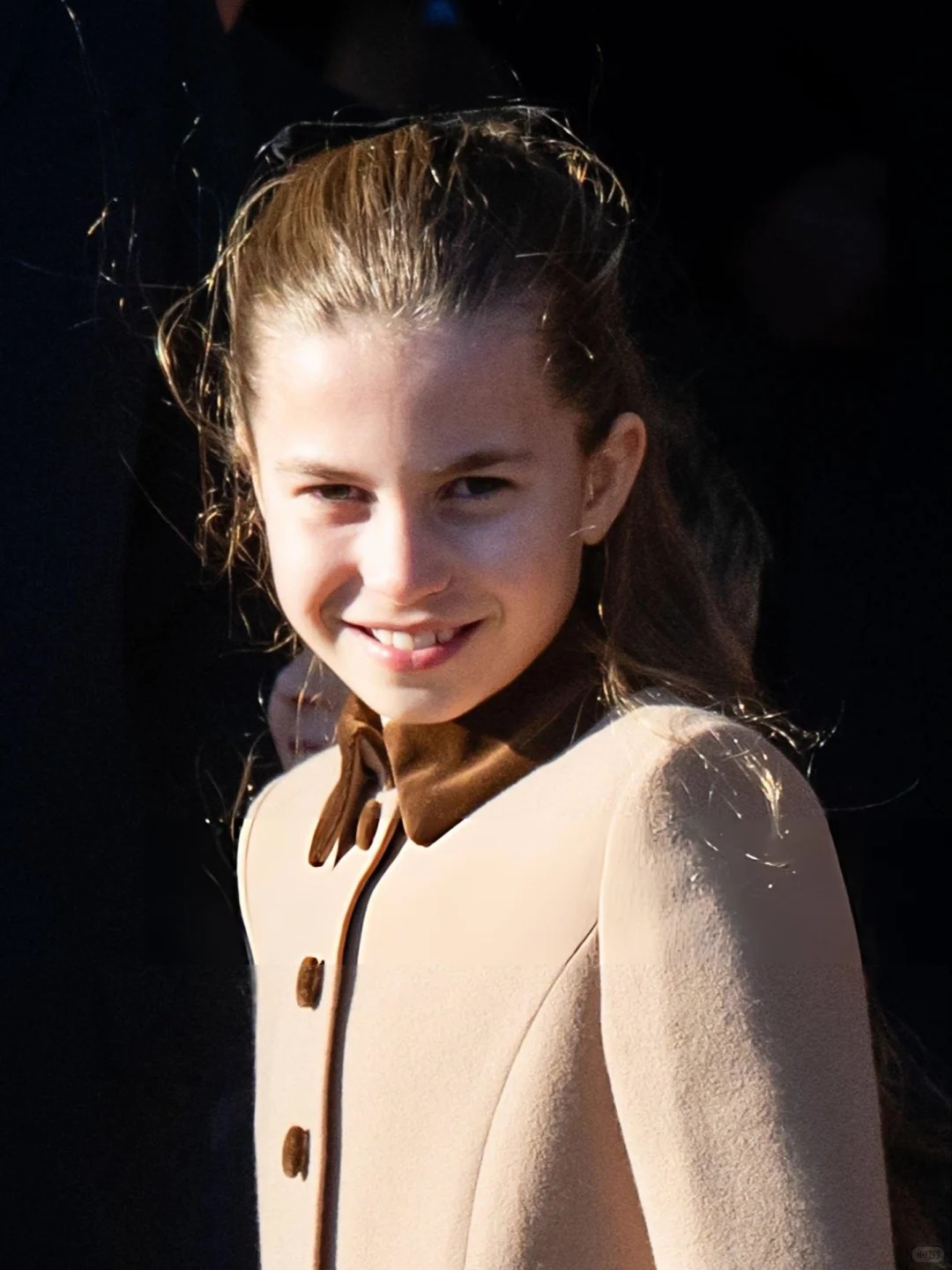 "C&ocirc;ng ch&uacute;a hạt dẻ" nh&agrave; Kate: Charlotte 10 tuổi kh&iacute; chất ng&uacute;t ng&agrave;n, diện đồ "Old Money" chuẩn người thừa kế s&aacute;ng gi&aacute;- Ảnh 9.