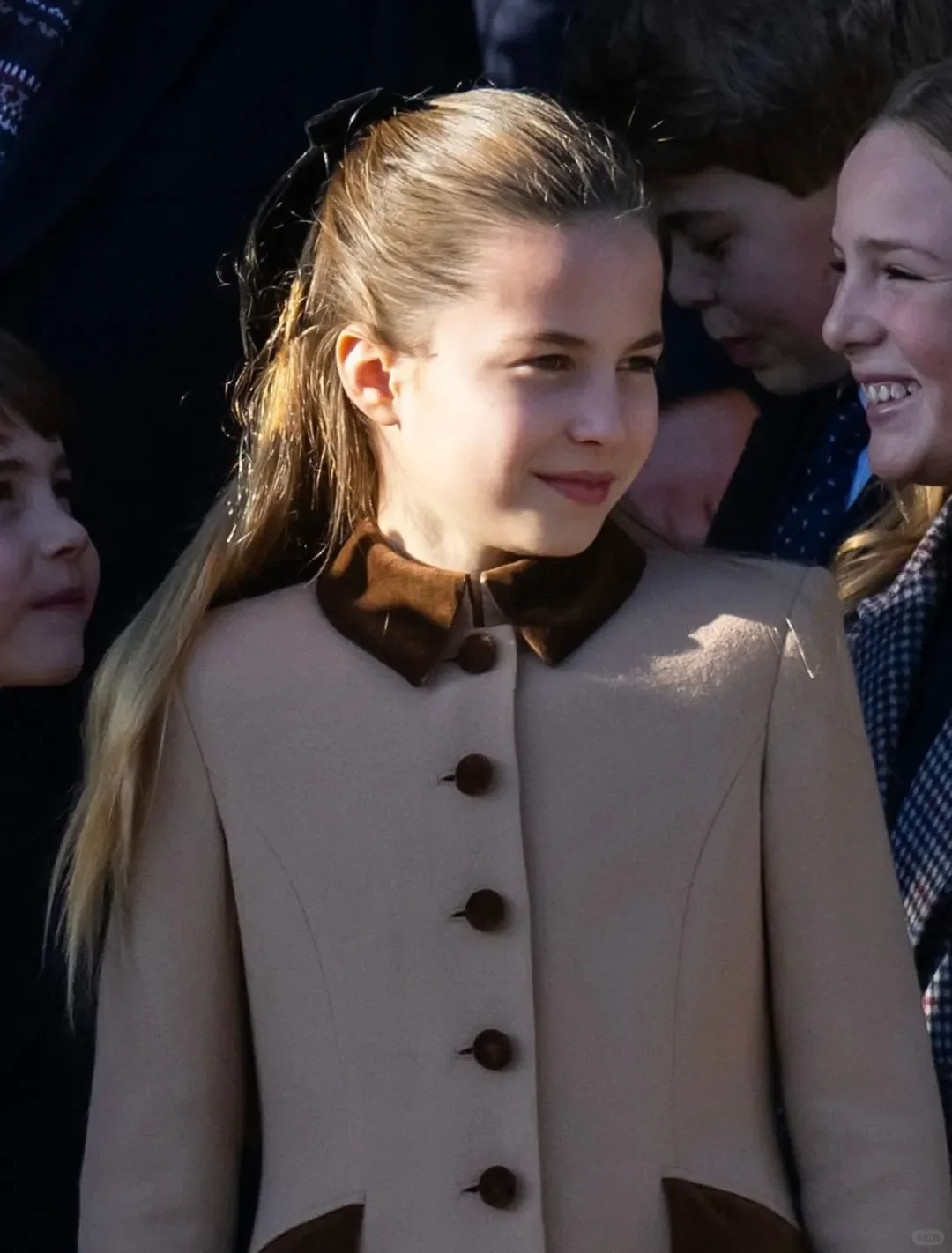 "C&ocirc;ng ch&uacute;a hạt dẻ" nh&agrave; Kate: Charlotte 10 tuổi kh&iacute; chất ng&uacute;t ng&agrave;n, diện đồ "Old Money" chuẩn người thừa kế s&aacute;ng gi&aacute;- Ảnh 20.