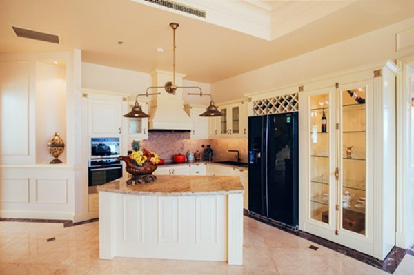 Hoa hậu Việt ở biệt thự 400 tỷ, sở hữu cả penthouse d&aacute;t v&agrave;ng- Ảnh 13.