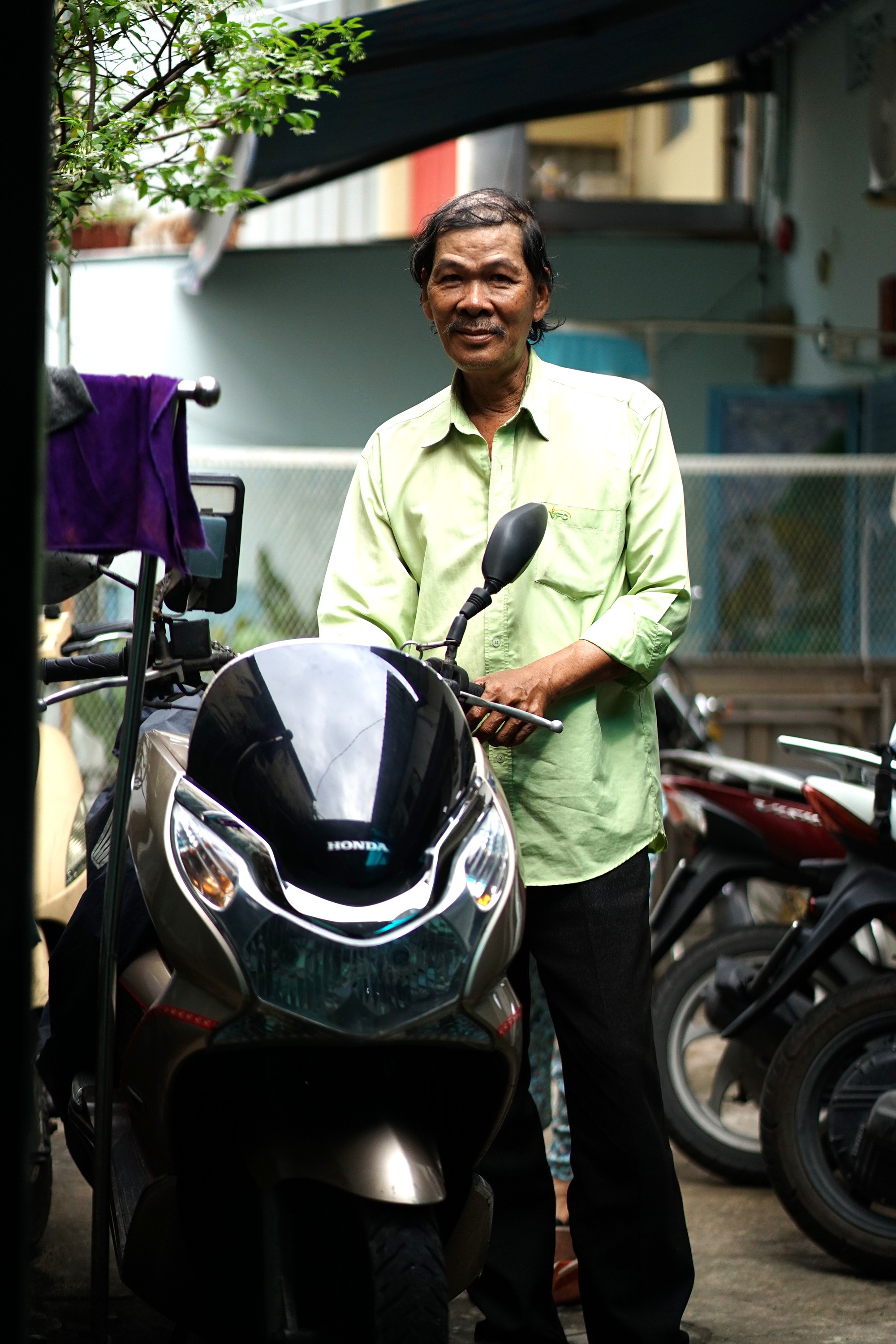 Gặp ch&uacute; xe &ocirc;m bị lan truyền sai sự thật tr&ecirc;n mạng: Tiết lộ về 2 chiếc xe PCX v&agrave; SH trong nh&agrave;- Ảnh 5.