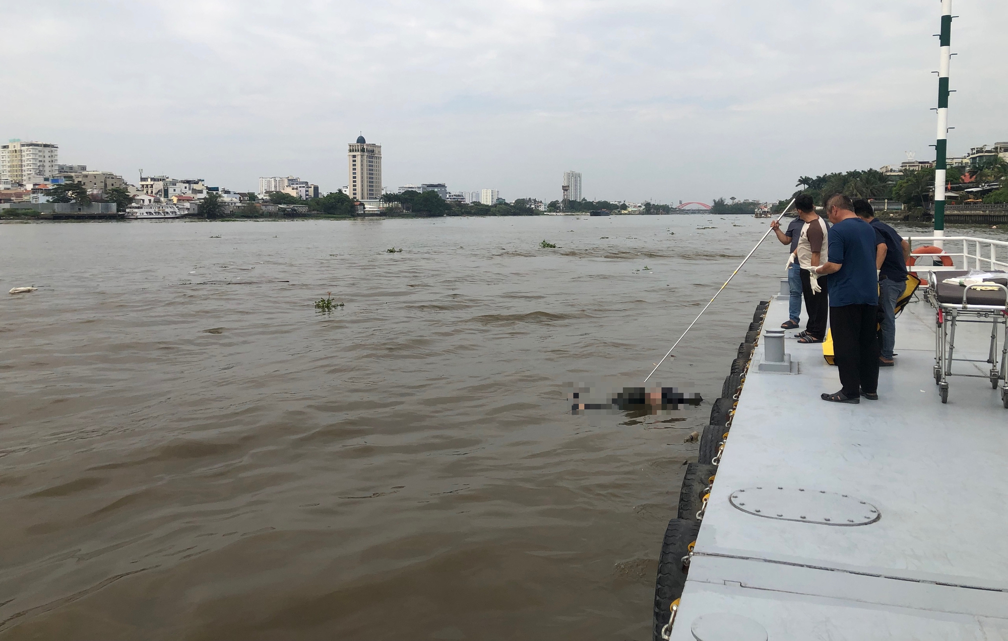 1 tuần, Công an TPHCM ghi nhận 3 thi thể trôi sông Sài Gòn- Ảnh 1. 1 tuần, Công an TPHCM ghi nhận 3 thi thể trôi sông Sài Gòn- Ảnh 1.
