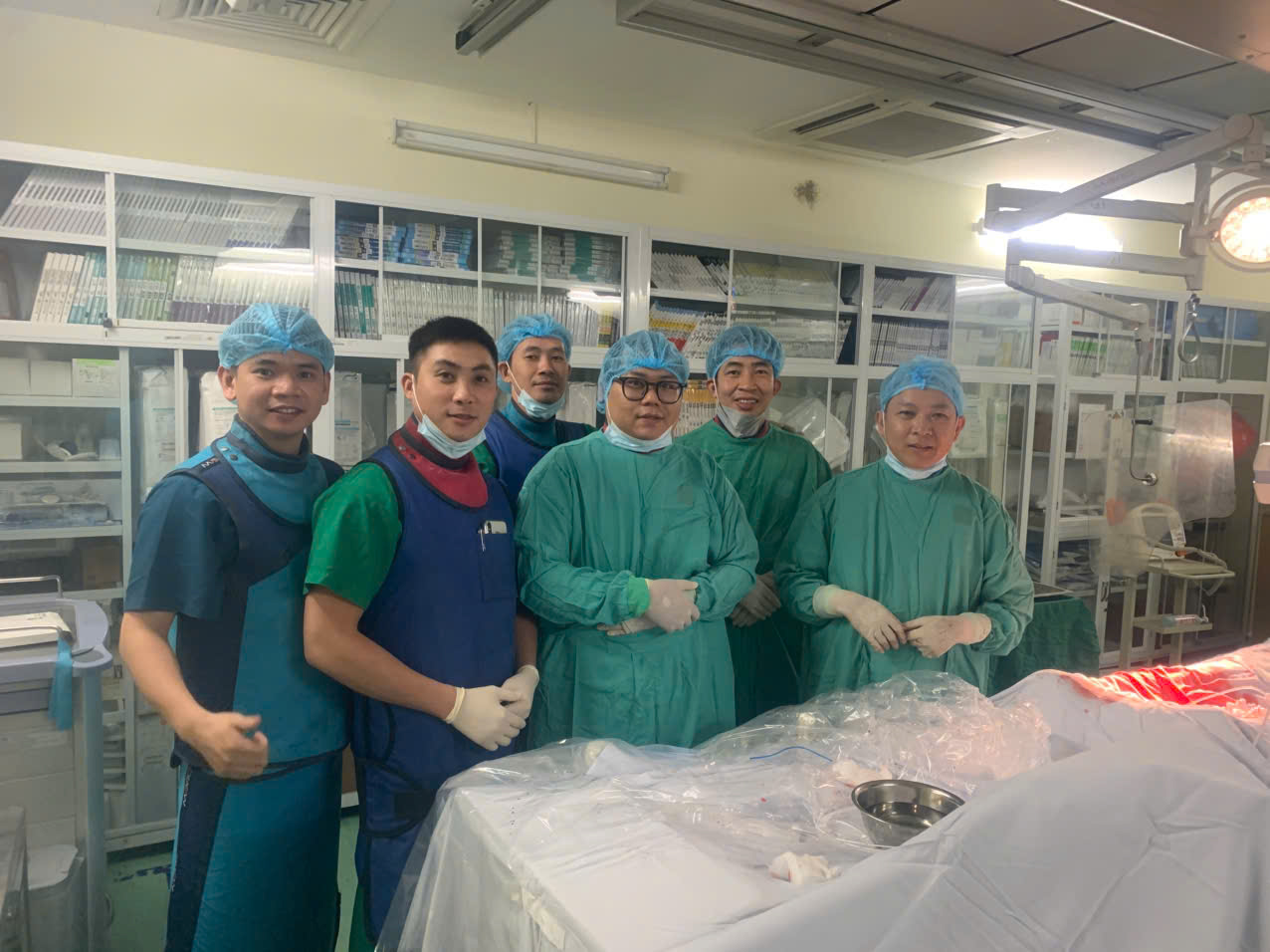 Ống th&ocirc;ng truyền h&oacute;a chất bị bỏ qu&ecirc;n suốt 3 năm, đứt tr&ocirc;i v&agrave;o tim người phụ nữ- Ảnh 3.