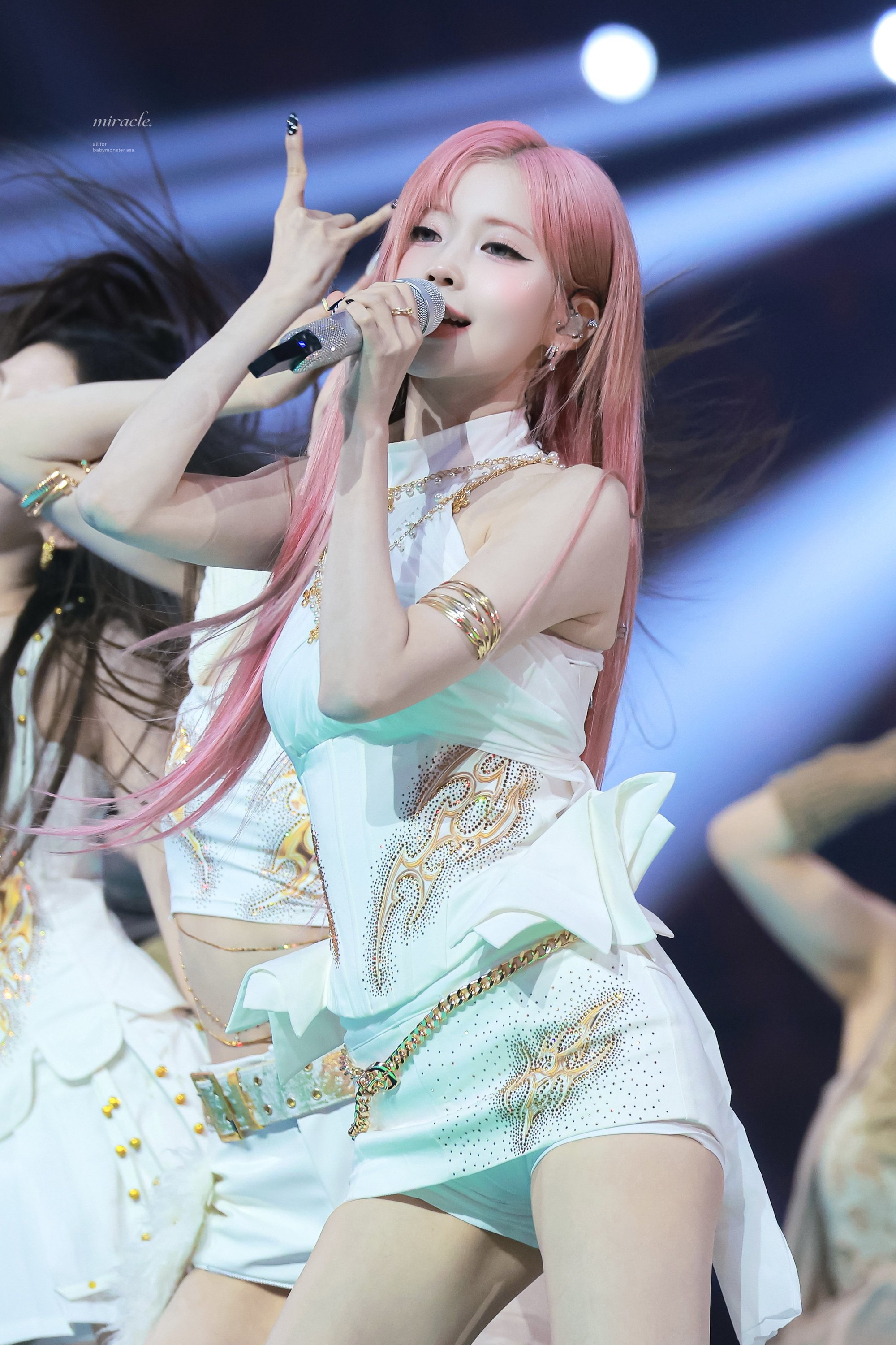 Mỹ nh&acirc;n n&agrave;y cần được nổi tiếng hơn: Kh&iacute; chất nữ thần kh&ocirc;ng chỗ n&agrave;o ch&ecirc;, cứ m&atilde;i flop v&igrave; thiếu 1 thứ- Ảnh 4.