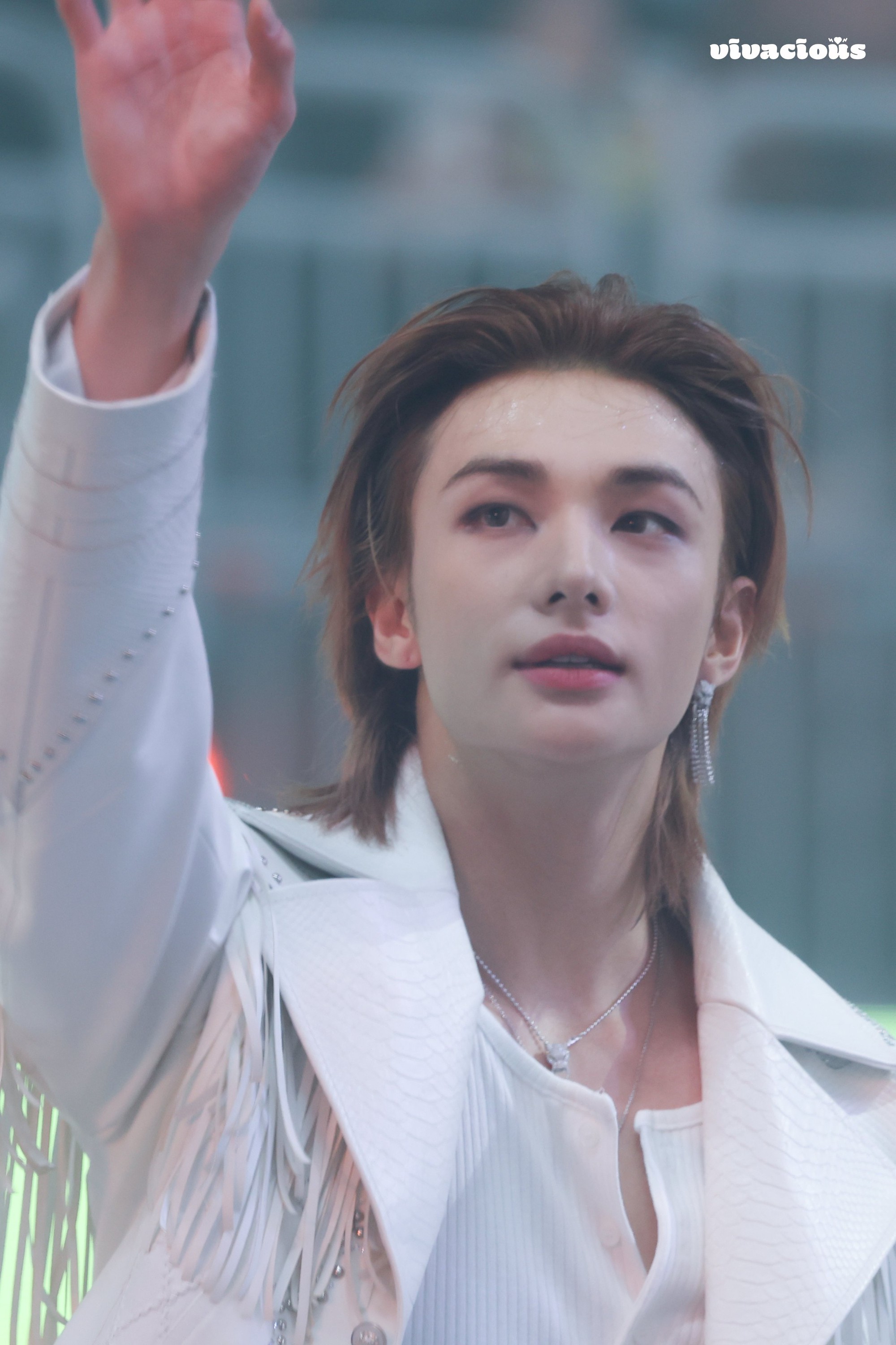 Nam ca sĩ nổi tiếng đ&aacute;nh rơi 1,4 tỷ tr&ecirc;n s&acirc;n khấu- Ảnh 3.