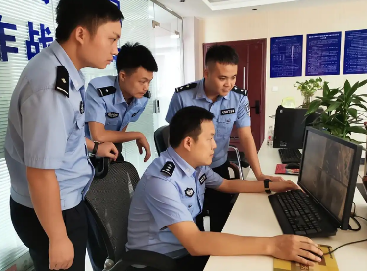 Ph&aacute;t hiện người đ&agrave;n &ocirc;ng c&oacute; hơn 261 tỷ đồng &ldquo;tiền mặt&rdquo; nhưng kh&ocirc;ng d&aacute;m ti&ecirc;u, phải b&aacute;n nh&agrave;, b&aacute;n xe để trang trải cuộc sống- Ảnh 2.