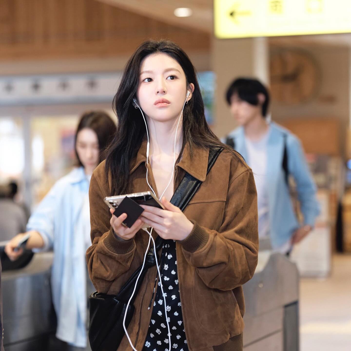 Mỹ nhân mặt kim cương gầy trơ xương trong phim mới- Ảnh 6. Mỹ nhân mặt kim cương gầy trơ xương trong phim mới- Ảnh 6.